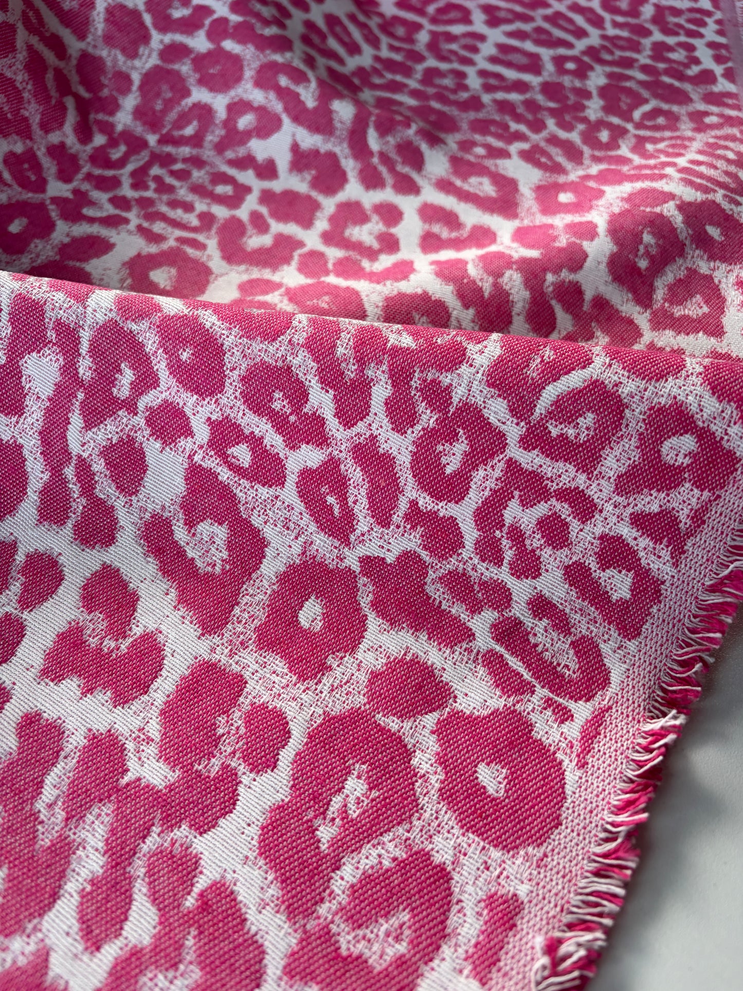 TOTO 002 cotton jacquard animalier fuchsia