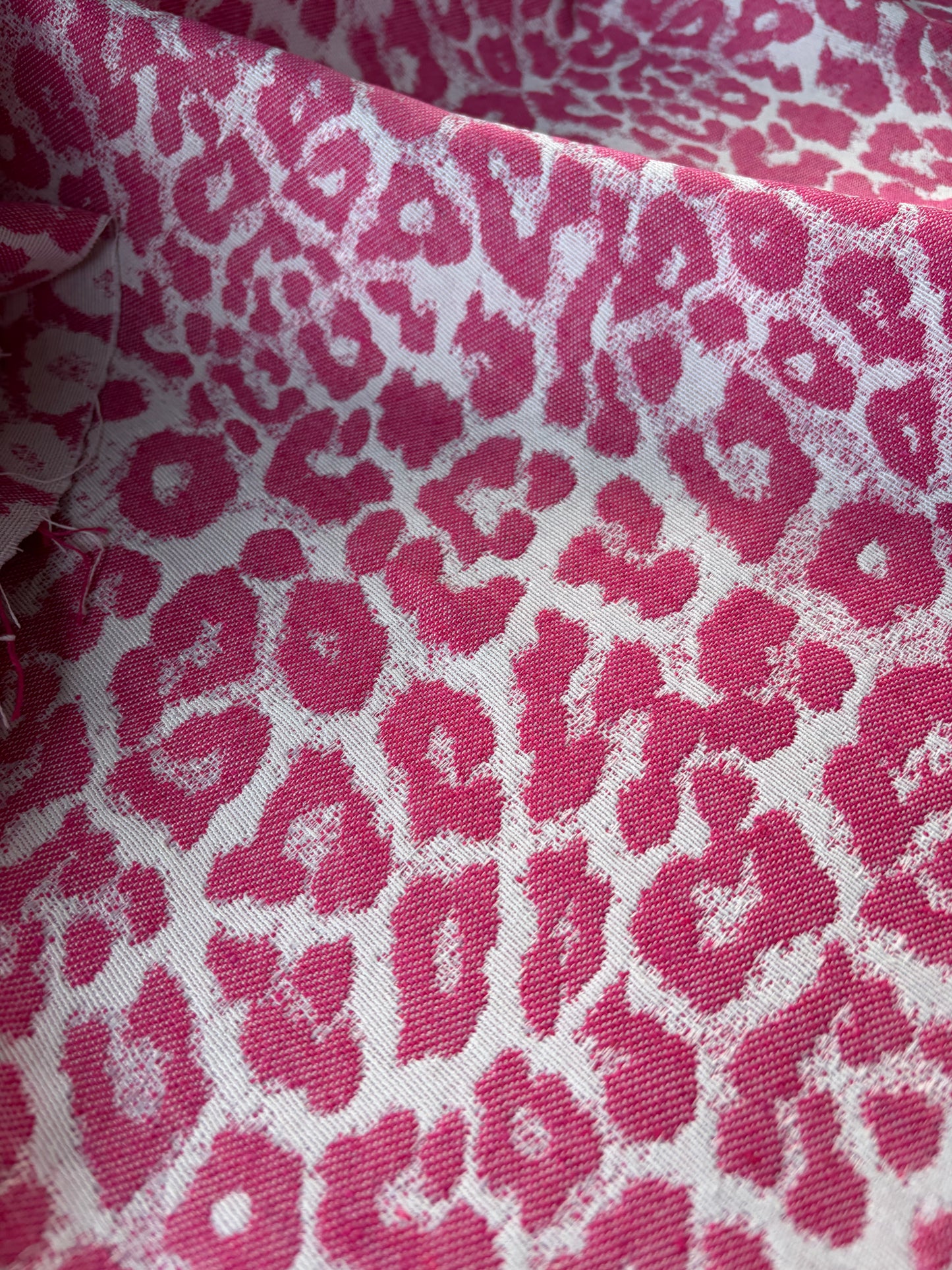 TOTO 002 cotton jacquard animalier fuchsia