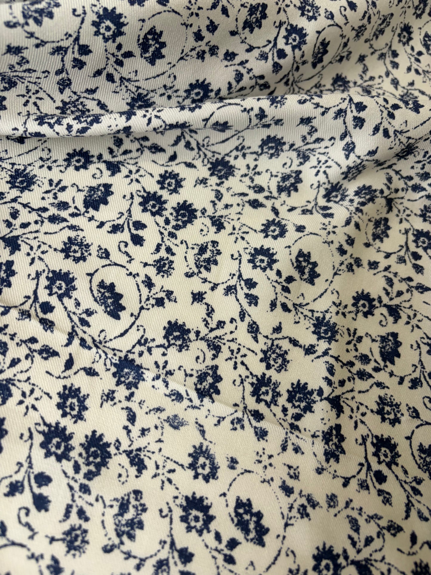 PAZZO 005 viscose twill indigo/white floral print