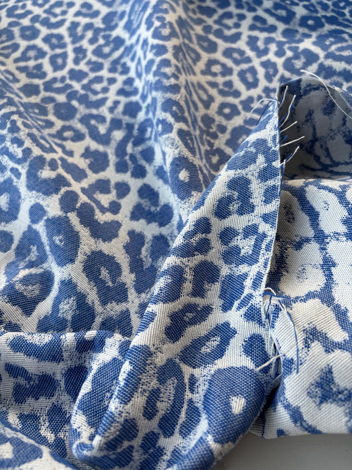 TOTO 004 cotton jacquard animalier cobalt