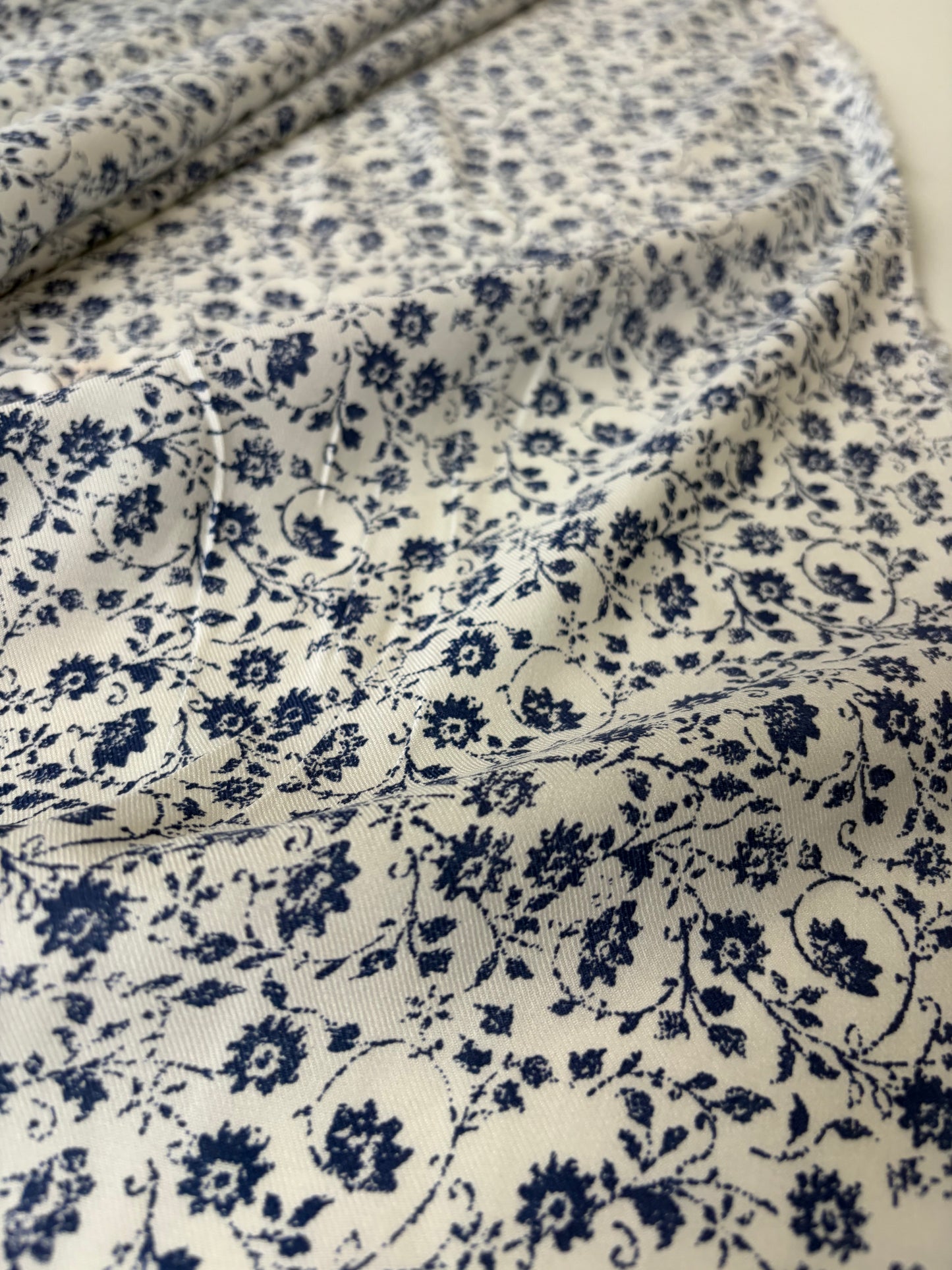 PAZZO 005 viscose twill indigo/white floral print