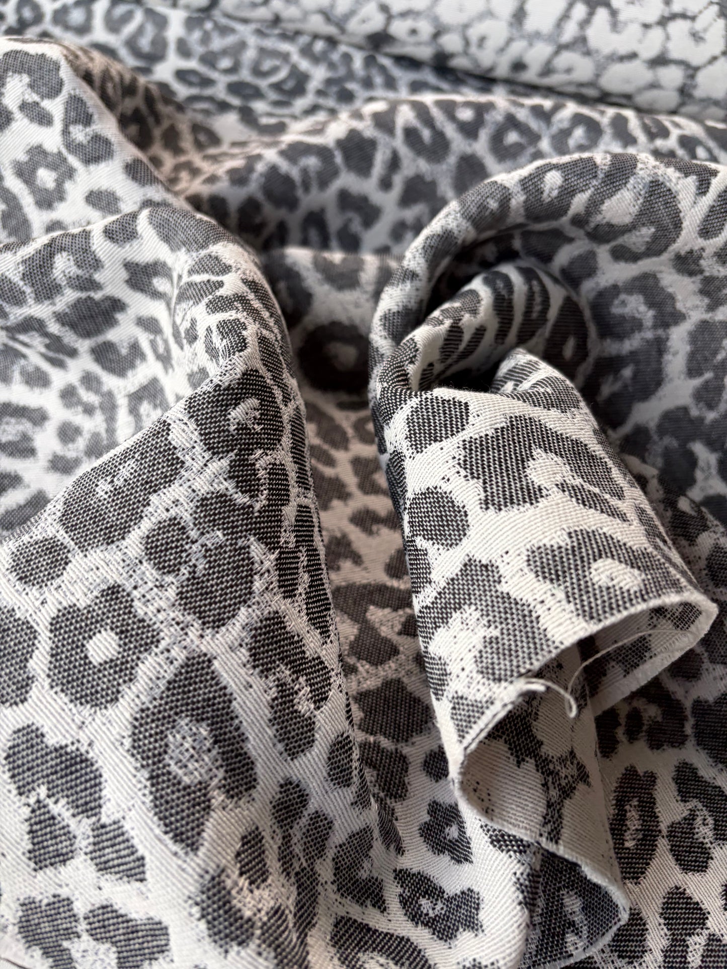 TOTO 006 cotton jacquard animalier black