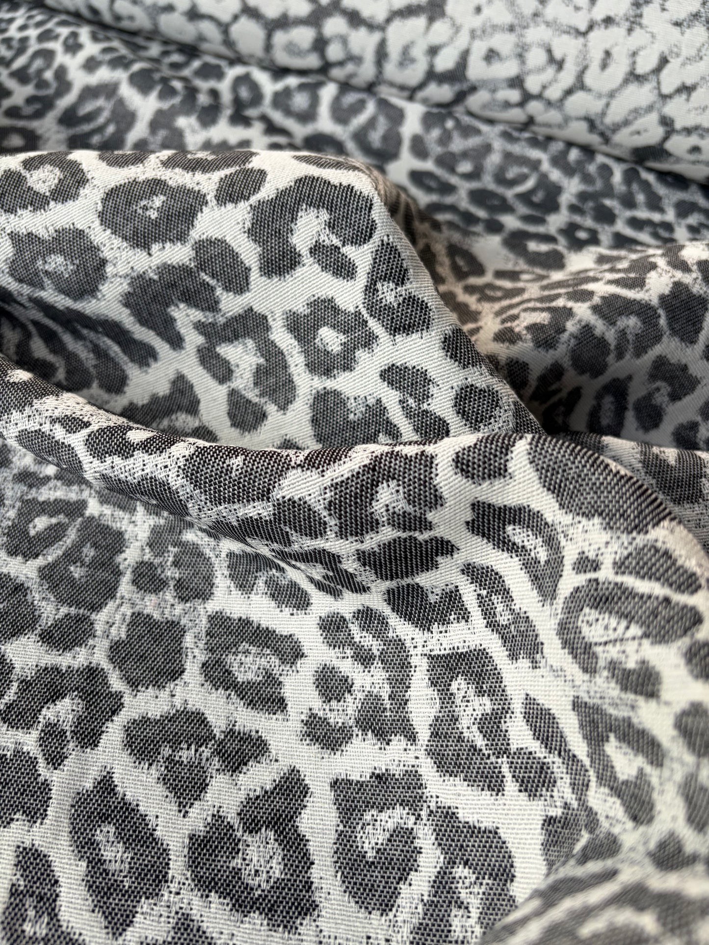 TOTO 006 cotton jacquard animalier black
