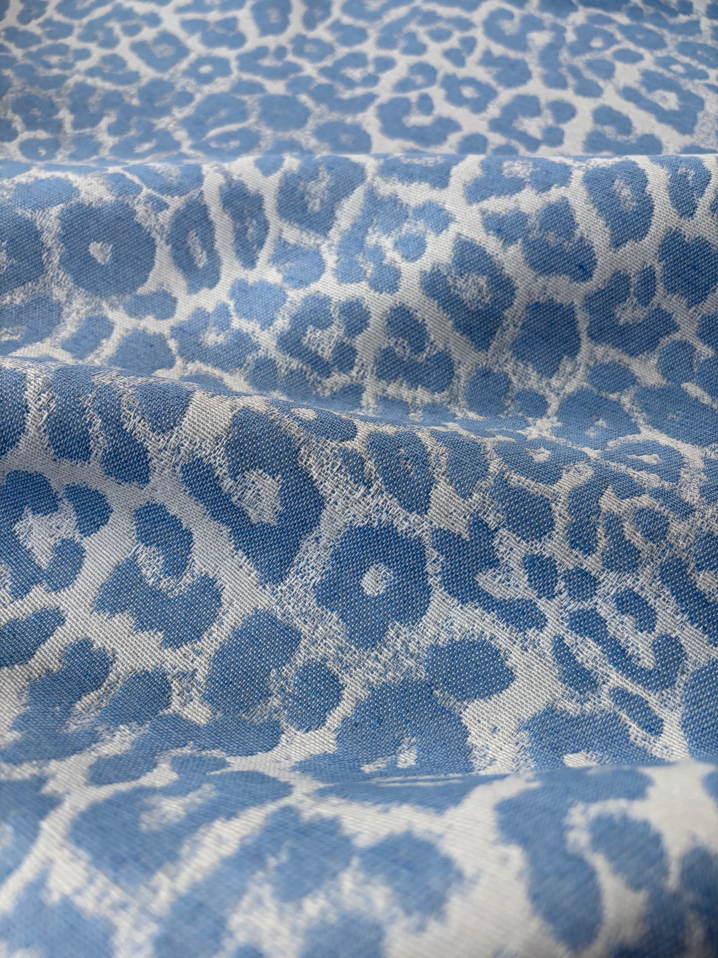 TOTO 007 cotton jacquard animalier light blue