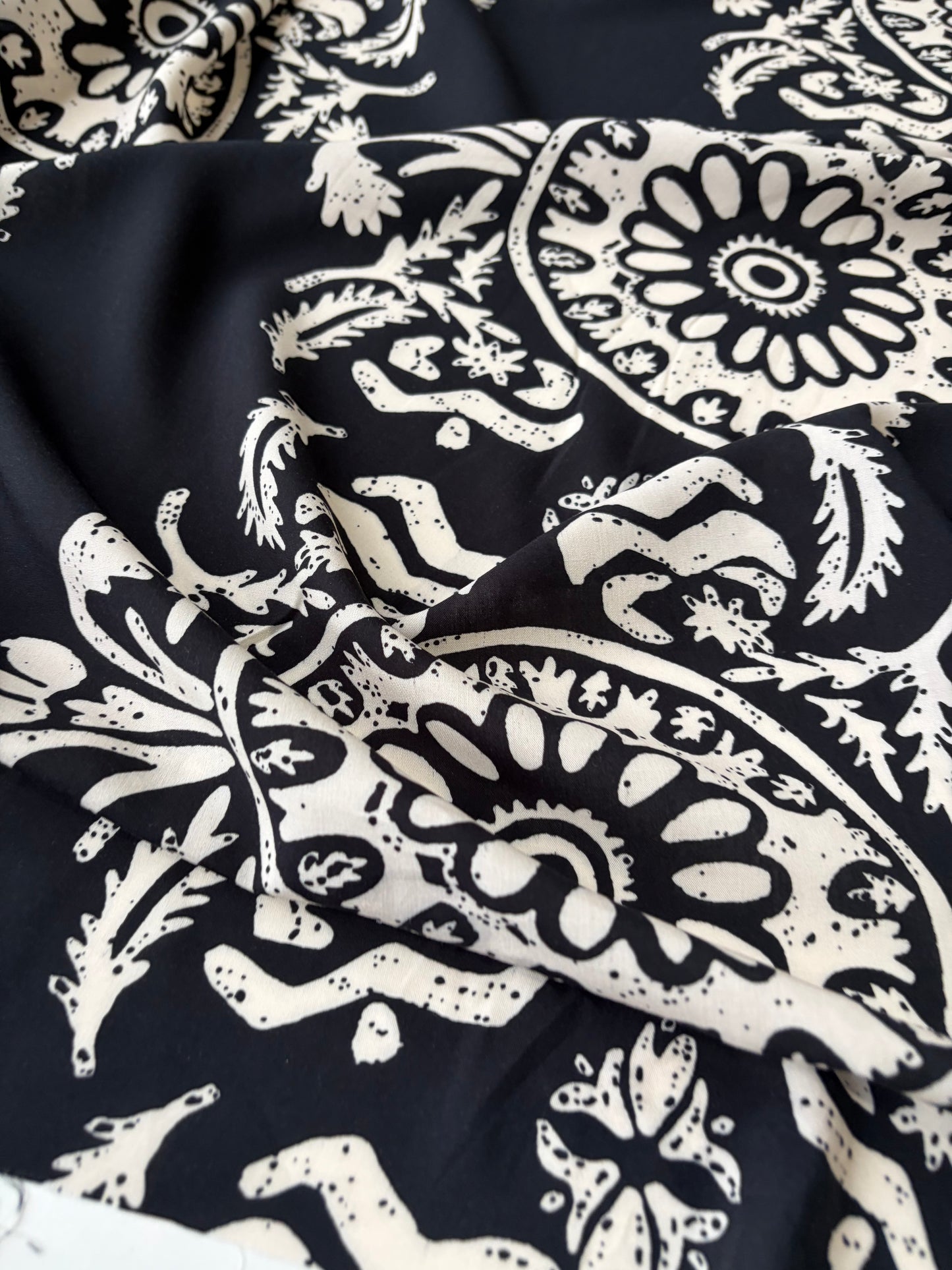 PAZZO 009 viscose black/white print