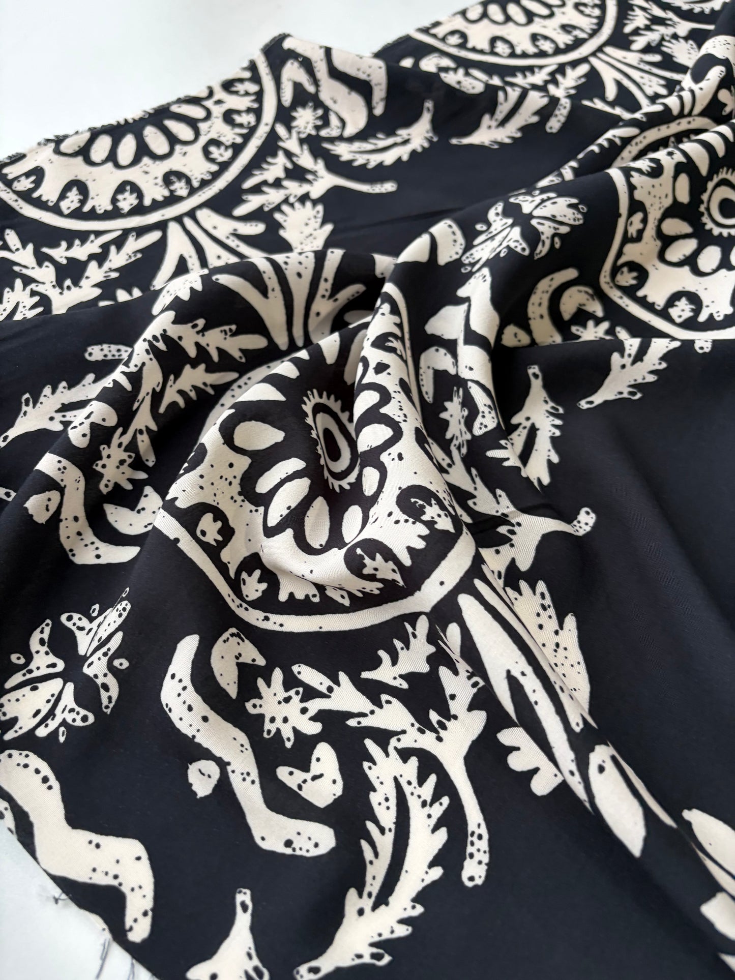 PAZZO 009 viscose black/white print