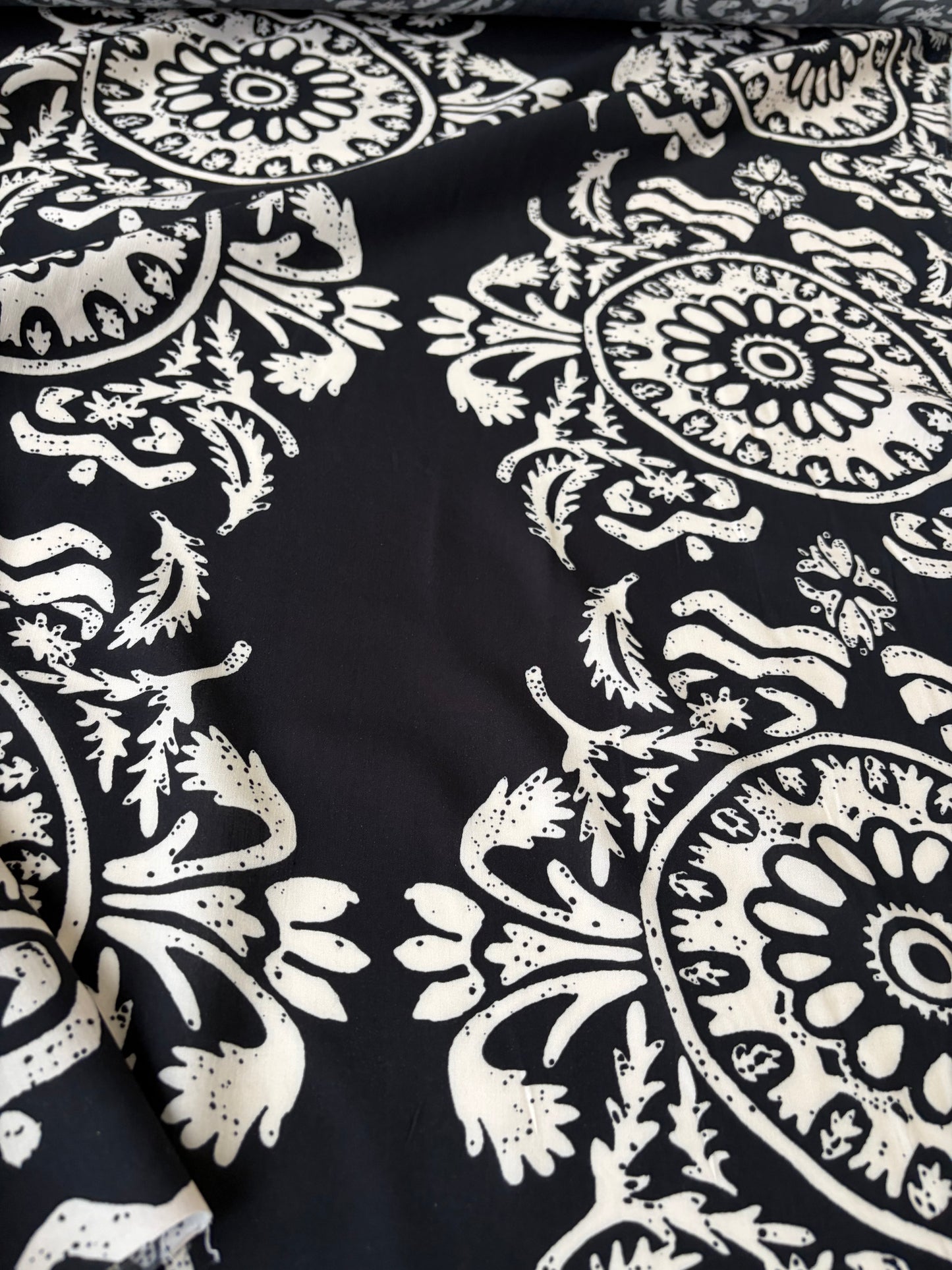 PAZZO 009 viscose black/white print