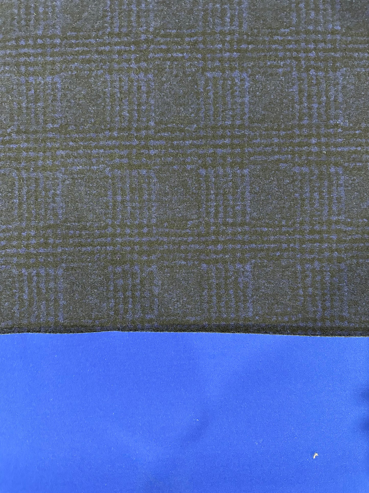 Flip side 470 bleu, black fine check double face royal blue