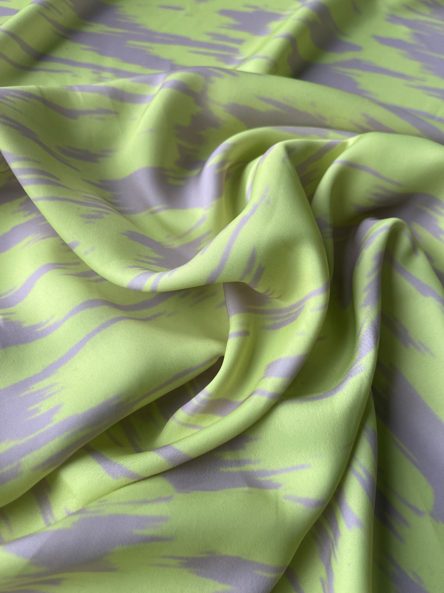 ATILLA 045 silky satin digital illusion