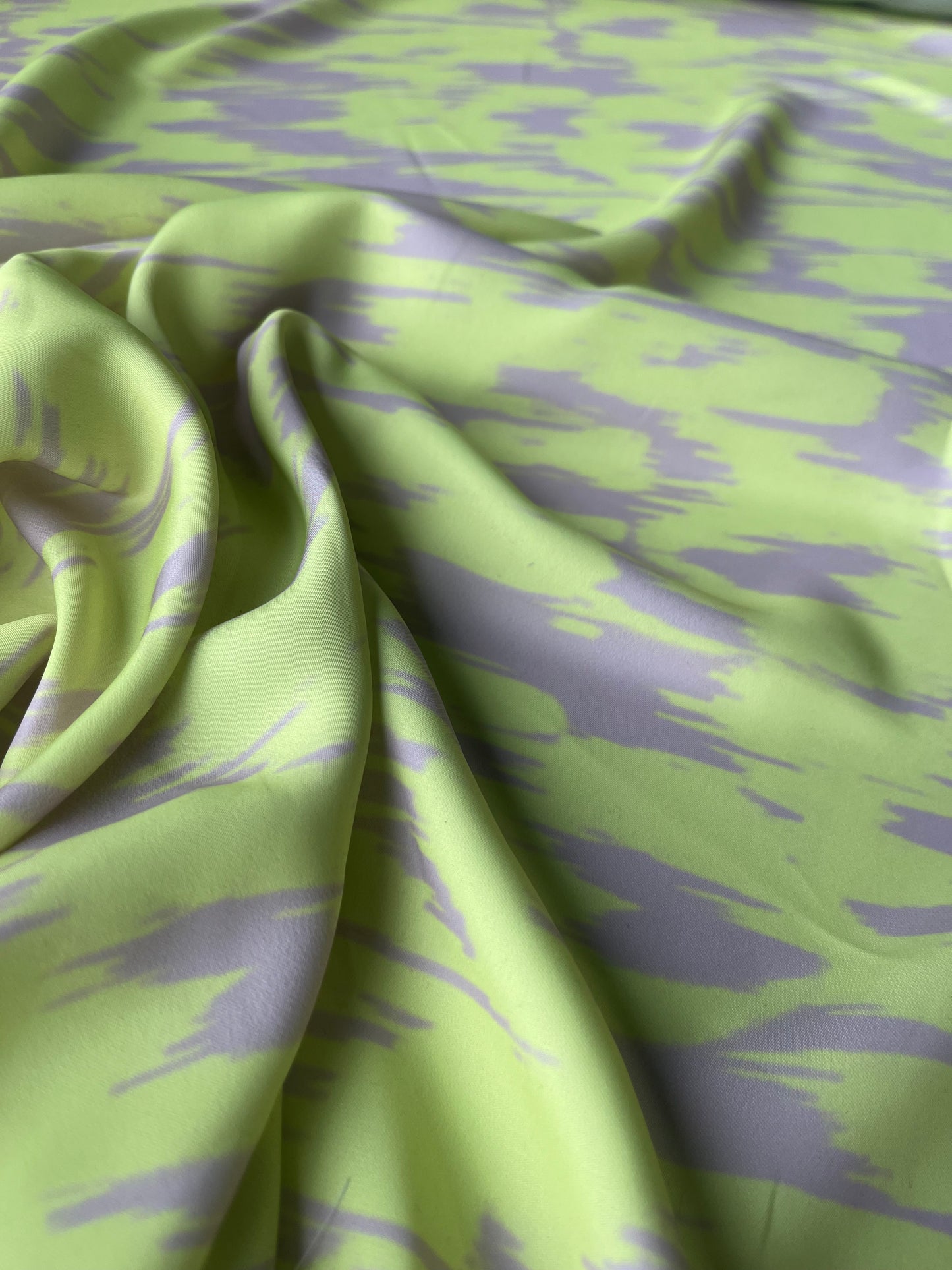 ATILLA 045 silky satin digital illusion