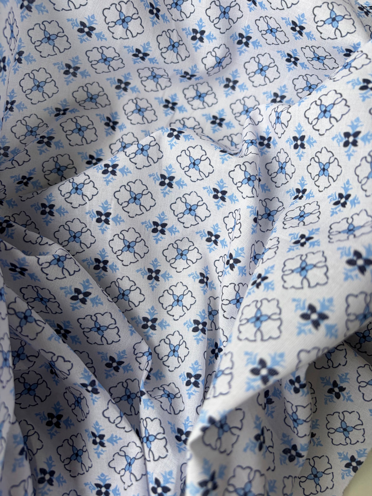 PAZZO 019 cotton voile multi blue clover print