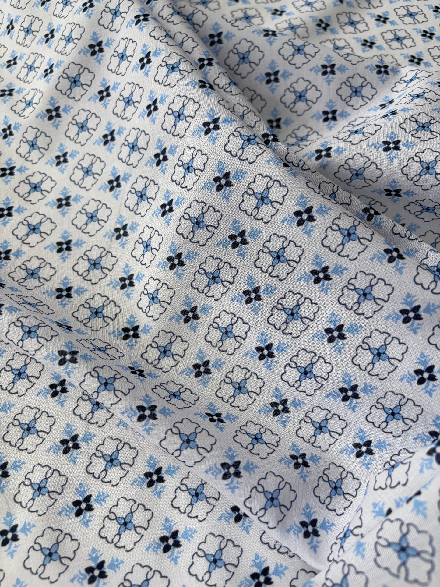 PAZZO 019 cotton voile multi blue clover print