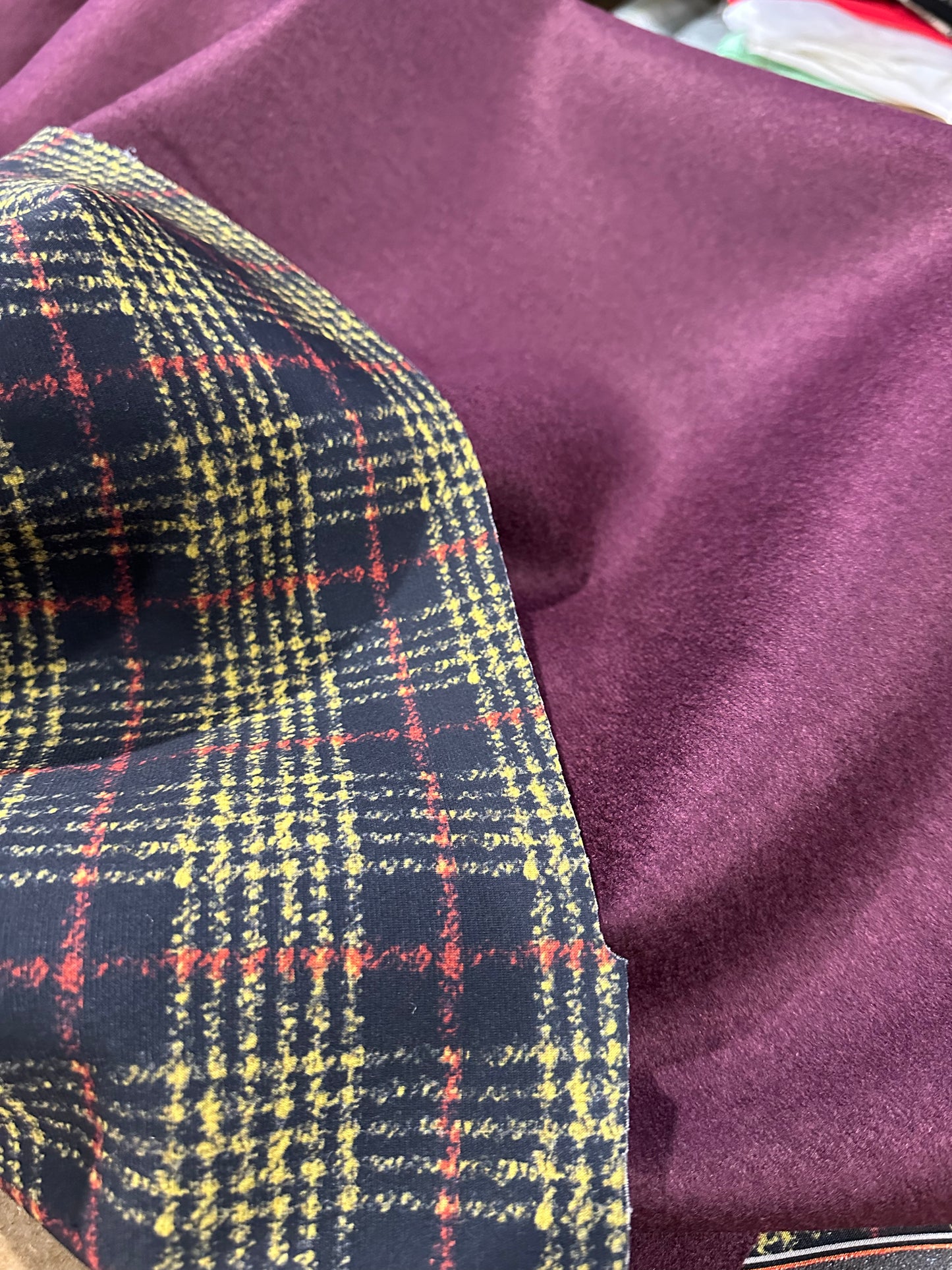 Flip side 530 red yellow black check double face aubergine