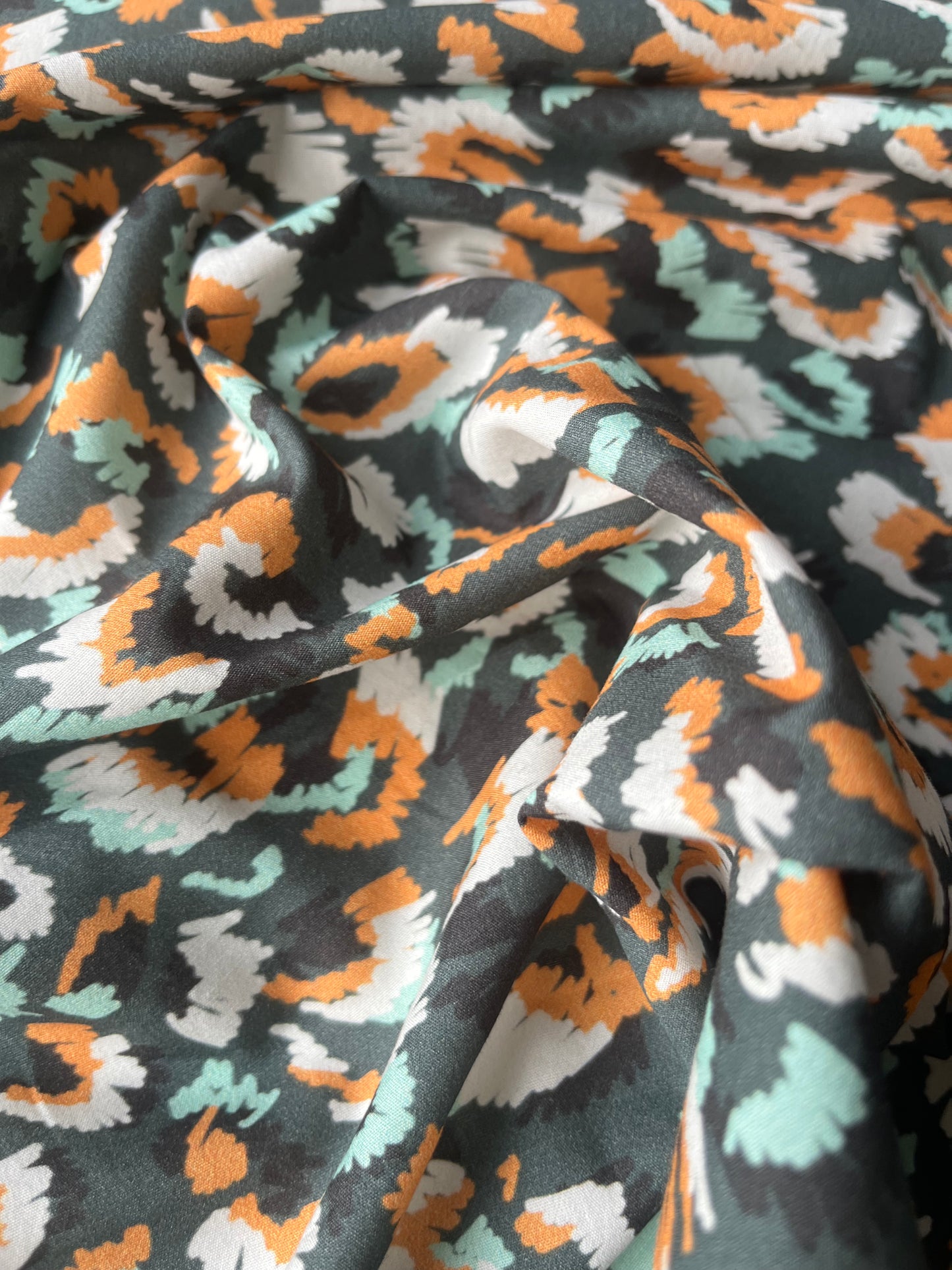 ATILLA 048 silky poplin leopard strokes