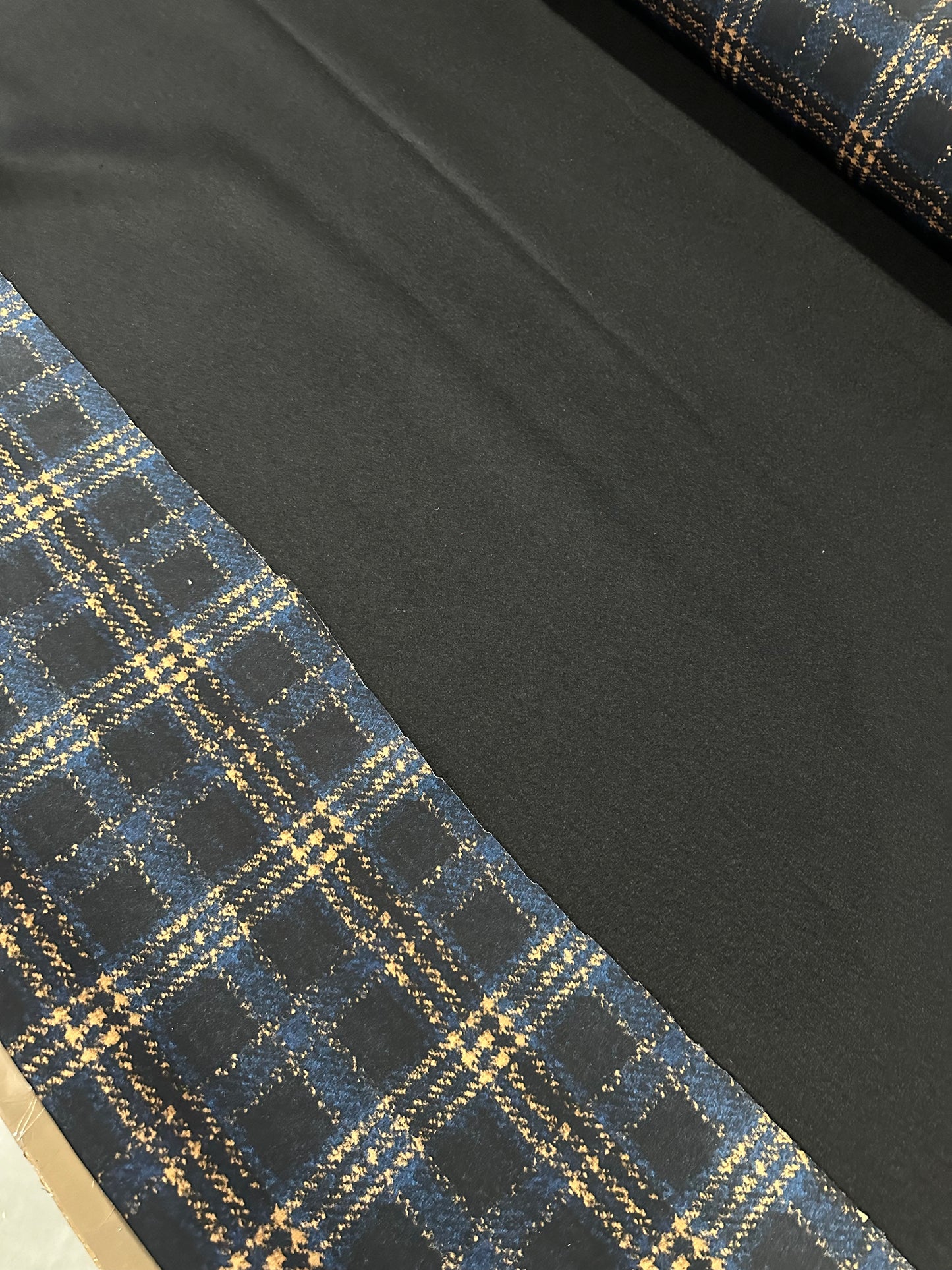 Flip side 540 orange blue check double face black