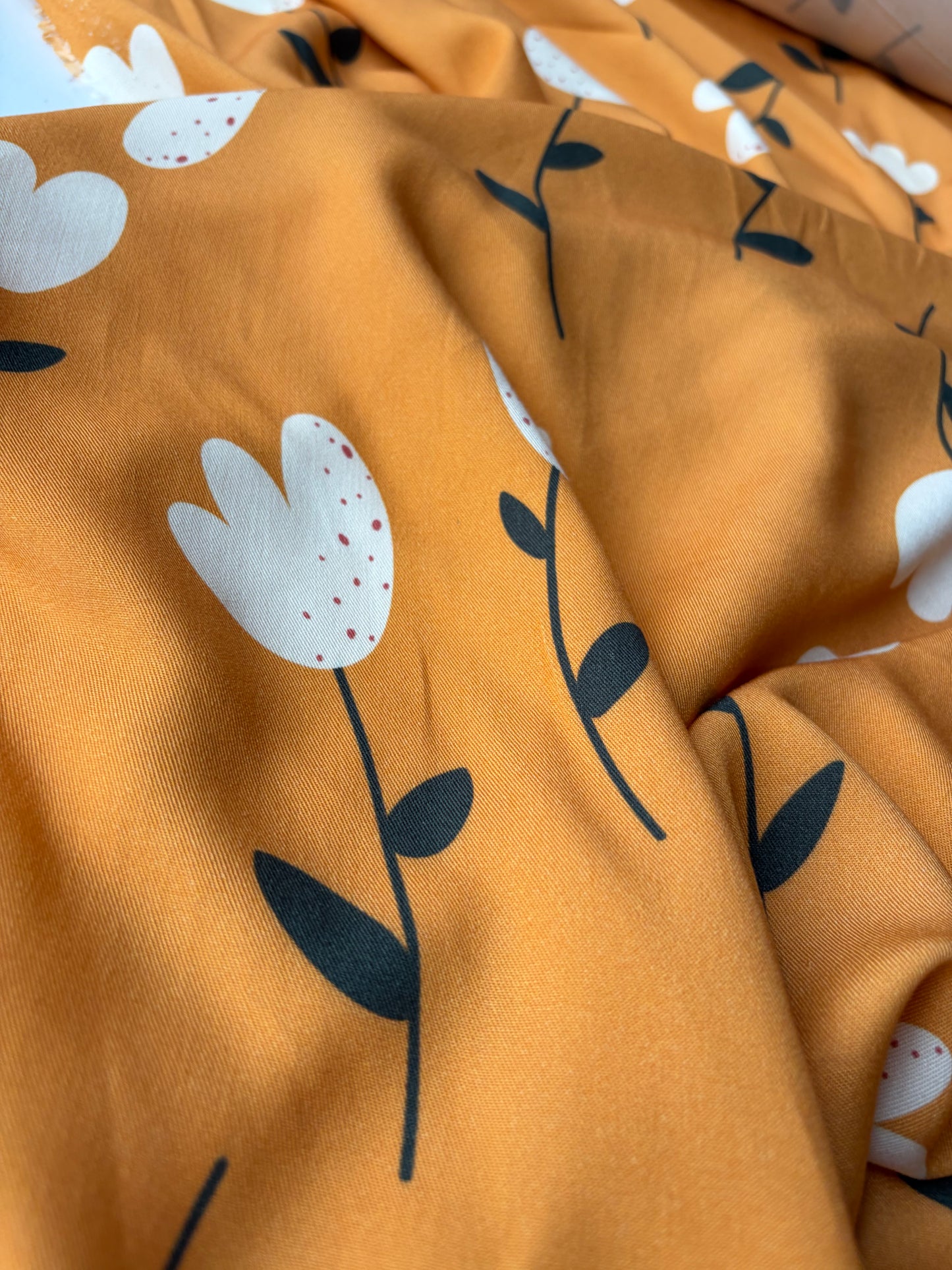 PAZZO 026 viscose twill naive flowers