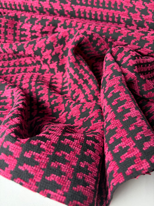 TOTO 038 heavy chenille jacquard fuchsia Prince de Galles
