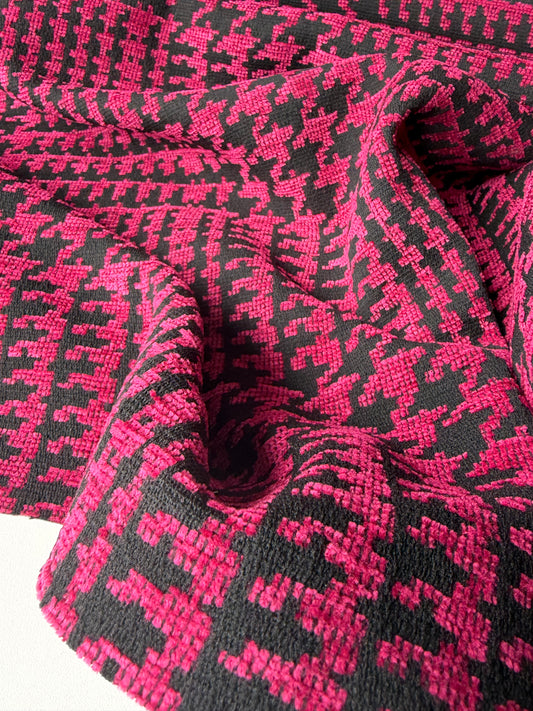 TOTO 038 heavy chenille jacquard fuchsia Prince de Galles