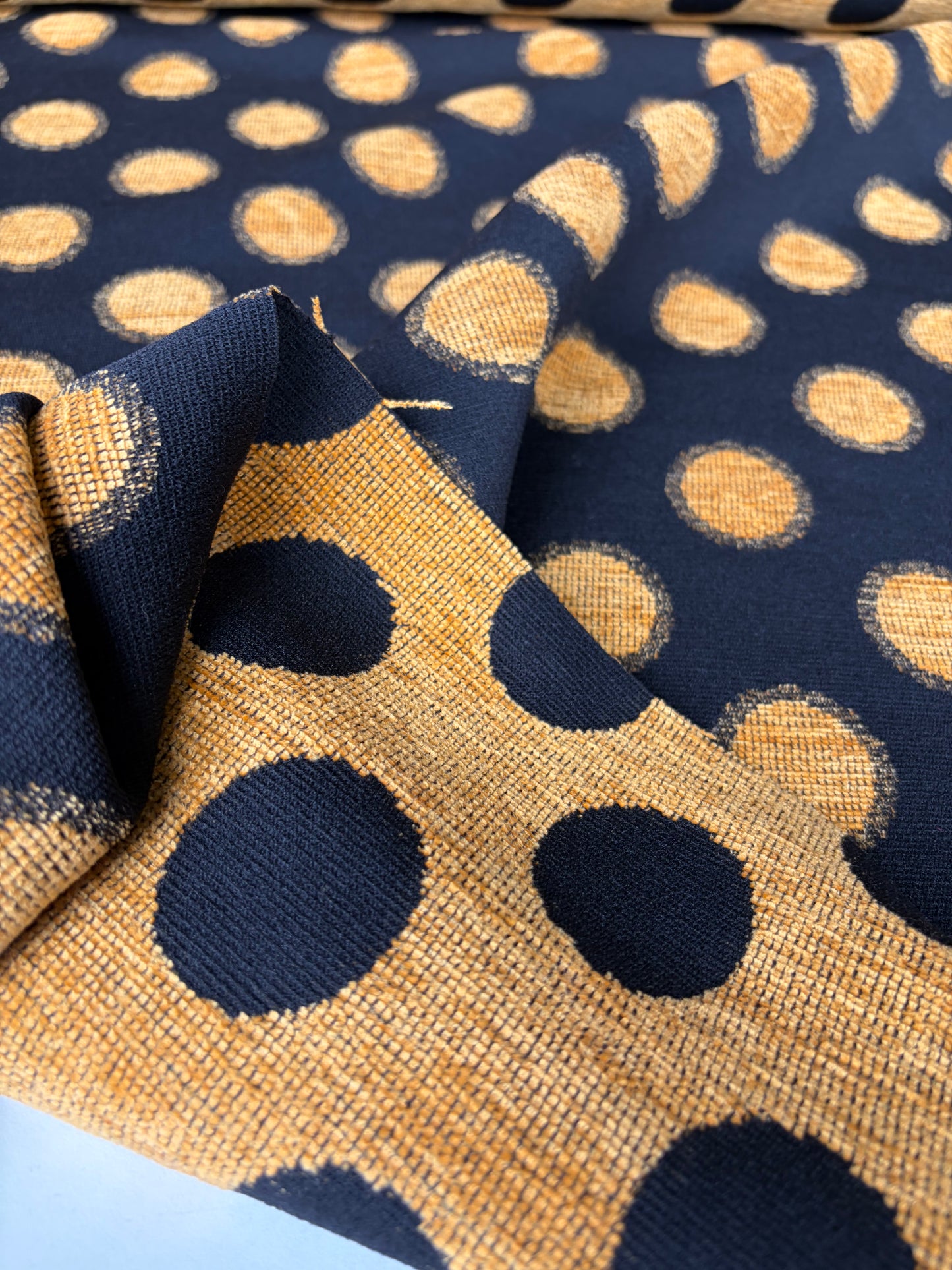 TOTO 040 heavy chenille jacquard yellow dots