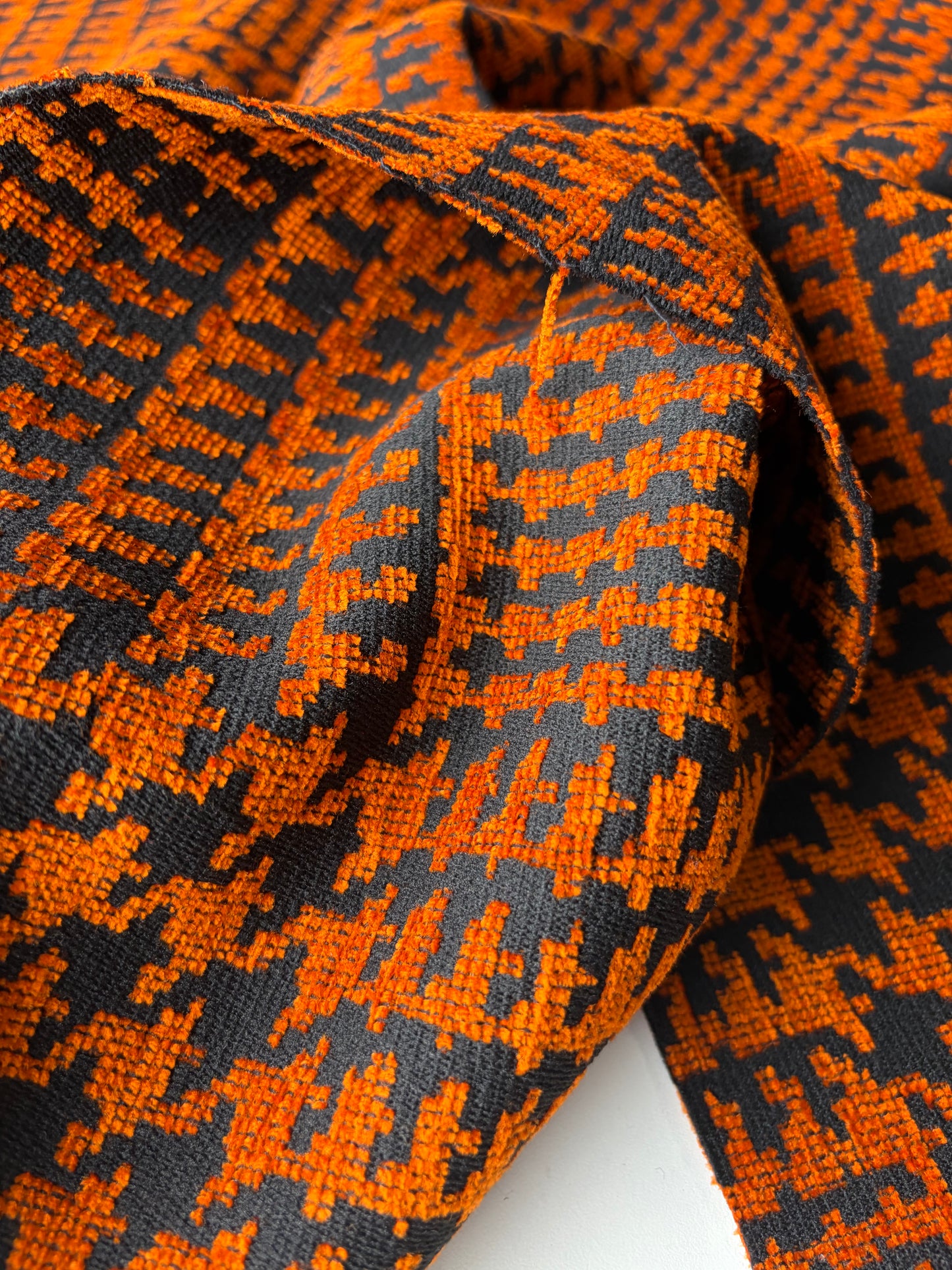 TOTO 041 heavy chenille jacquard orange Prince de Galles