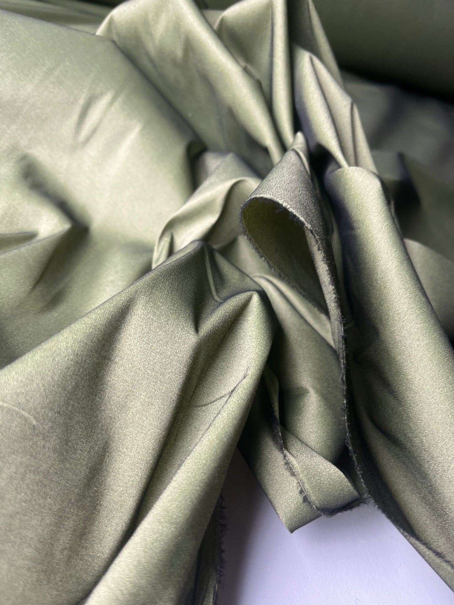 BACCHUS 020 stretch moss green changeant