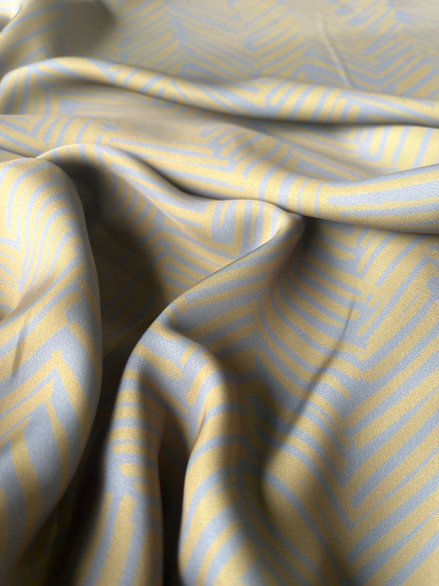 BACCHUS 022 silky satin watercolour herringbone