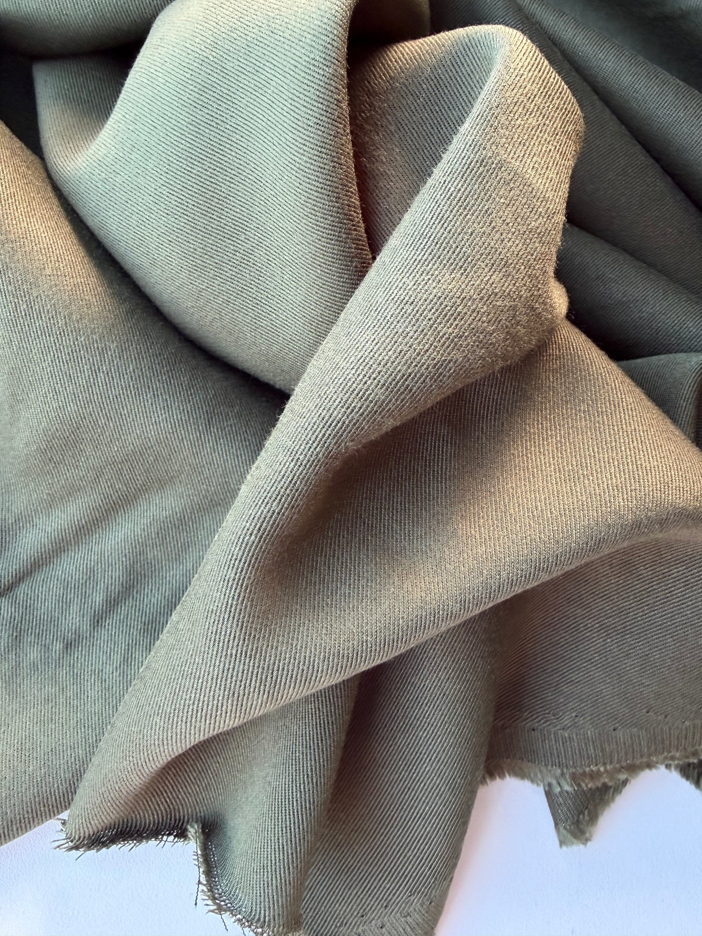 TOTO 045 heavy viscose twill army  green