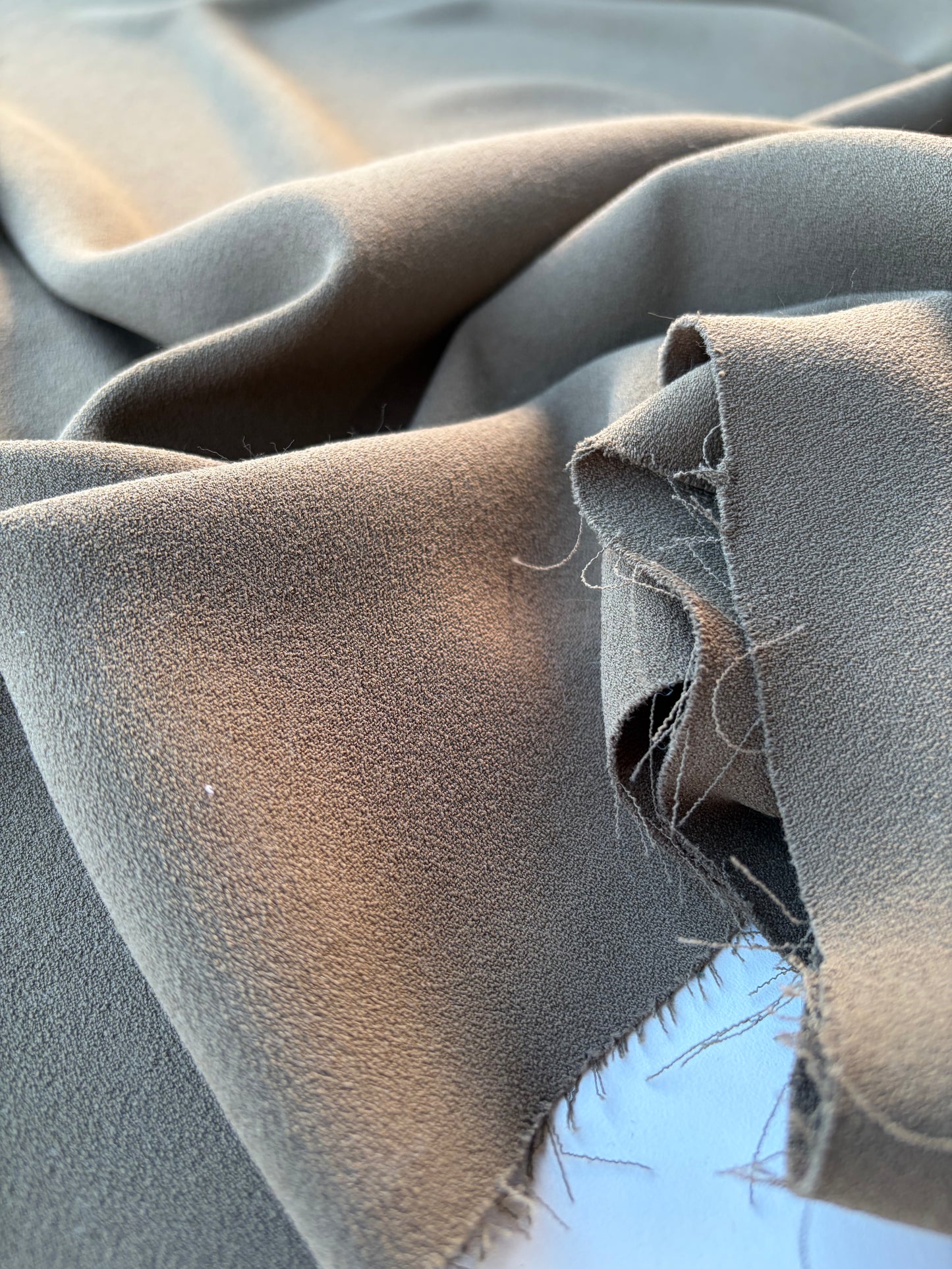 TOTO 046 crêpe bi-stretch brown