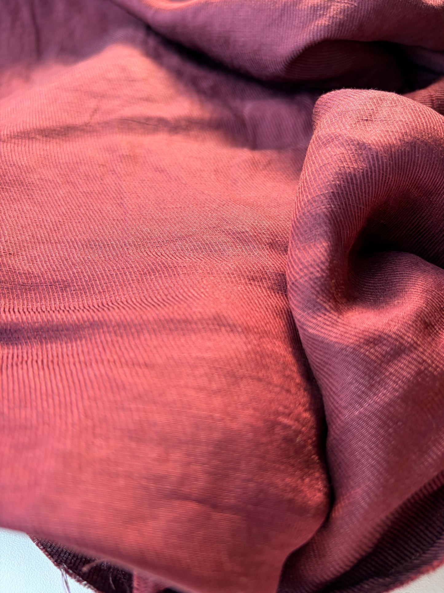 TOTO 048 linen/viscose twill burgundy