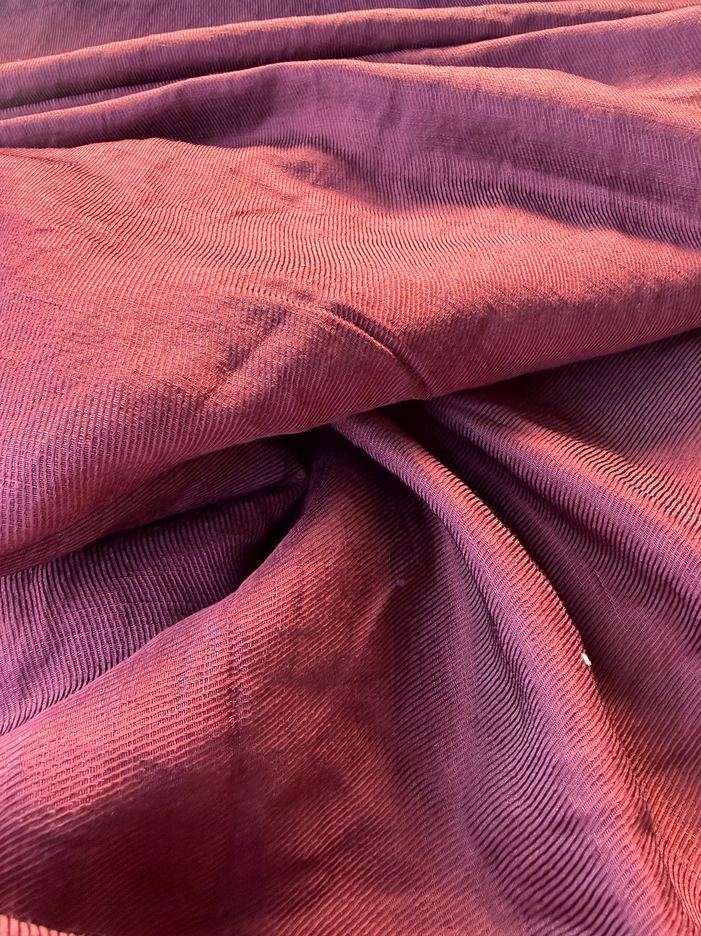 TOTO 048 linen/viscose twill burgundy