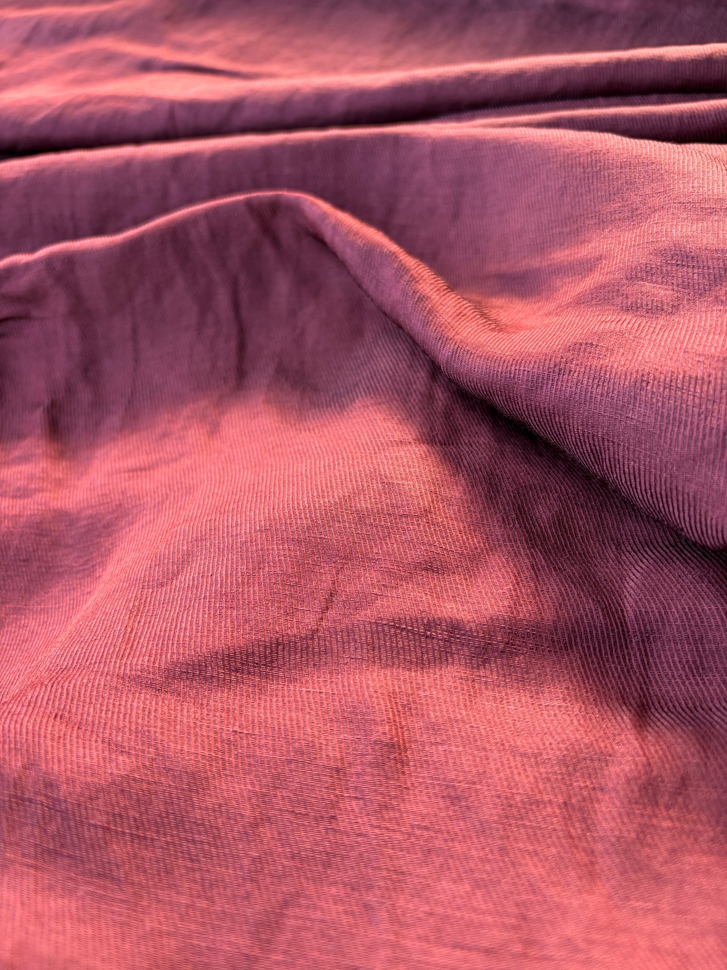 TOTO 048 linen/viscose twill burgundy