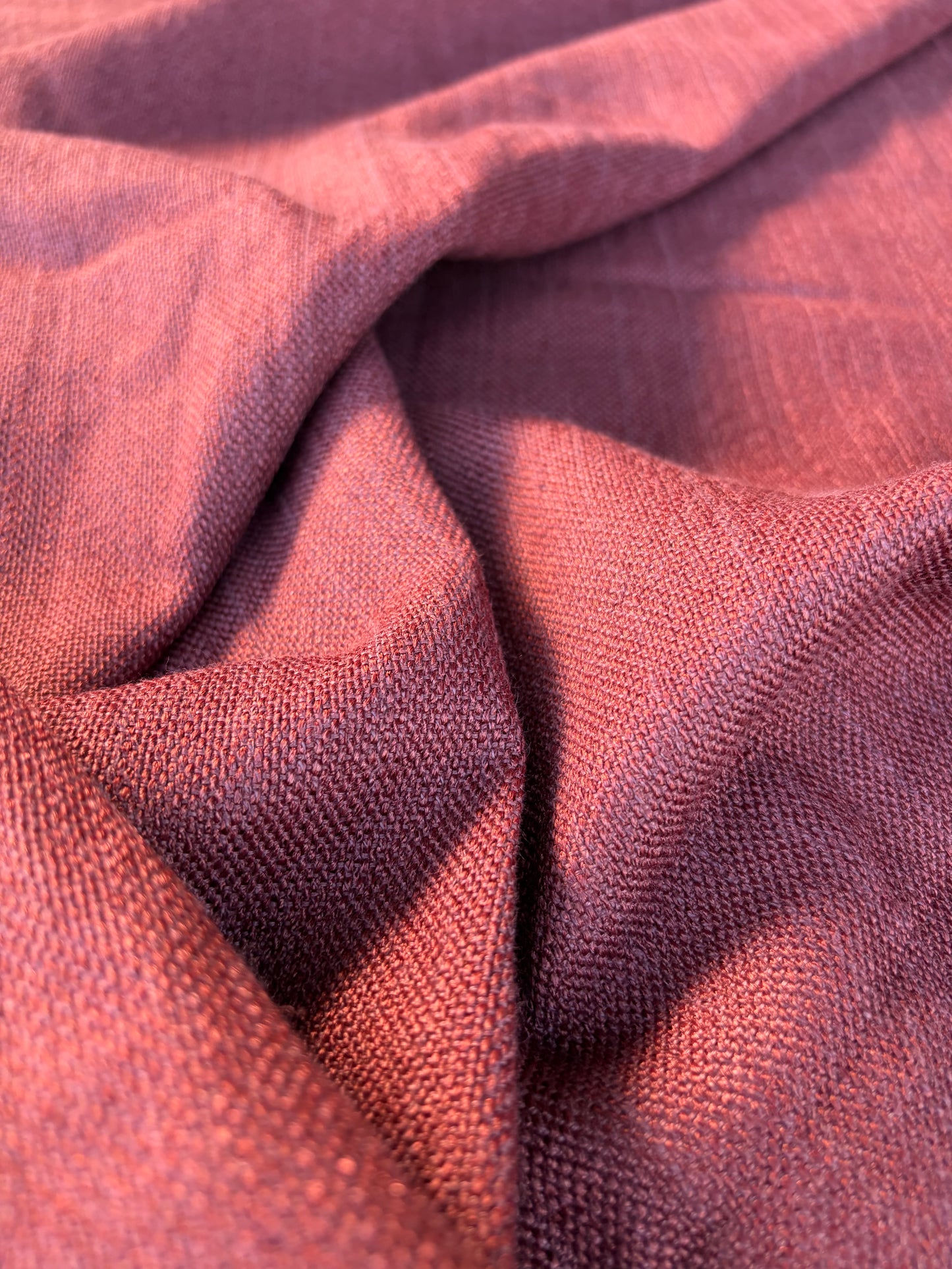 TOTO 050 linen/viscose panama burgundy