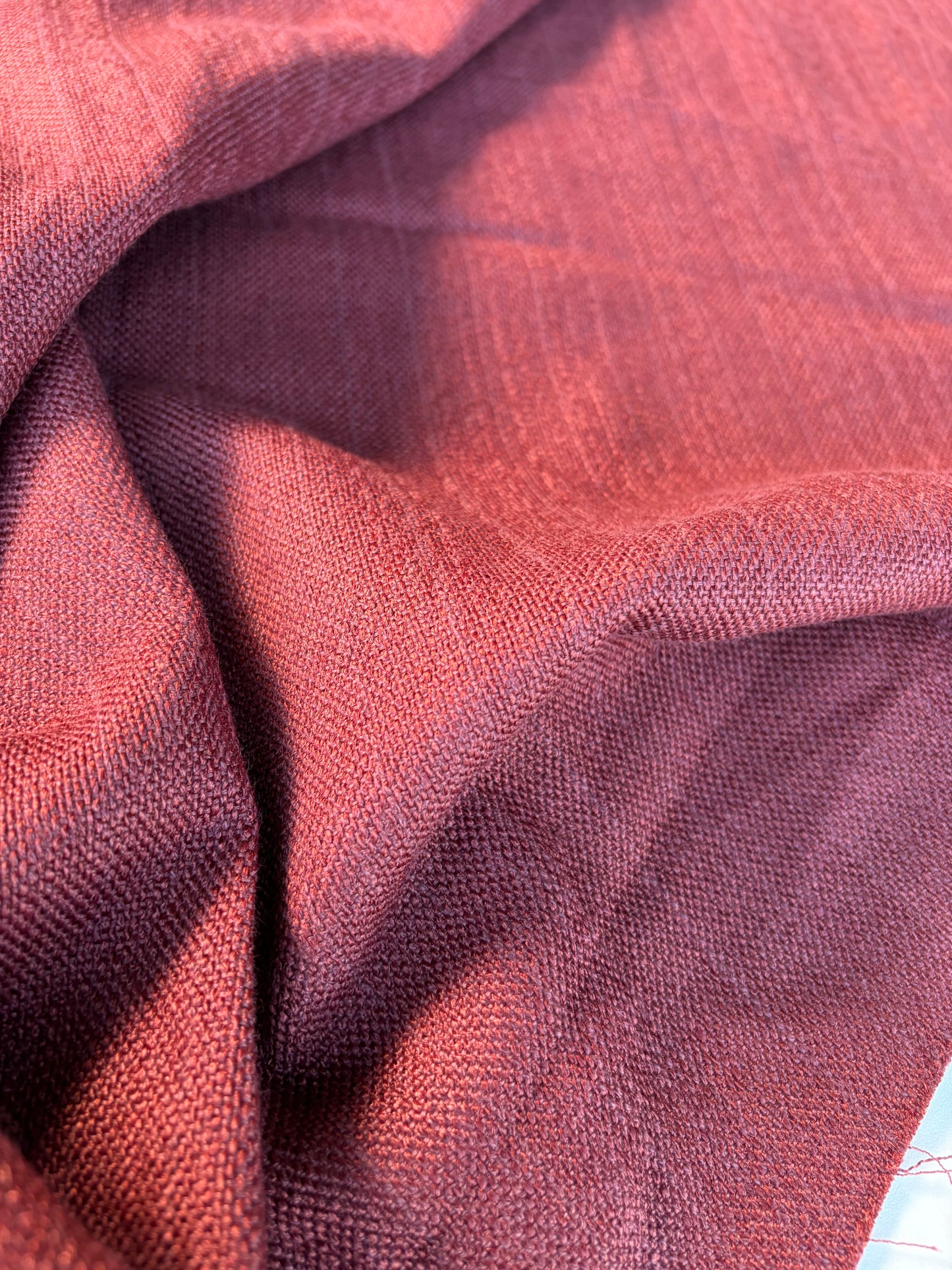 TOTO 050 linen/viscose panama burgundy
