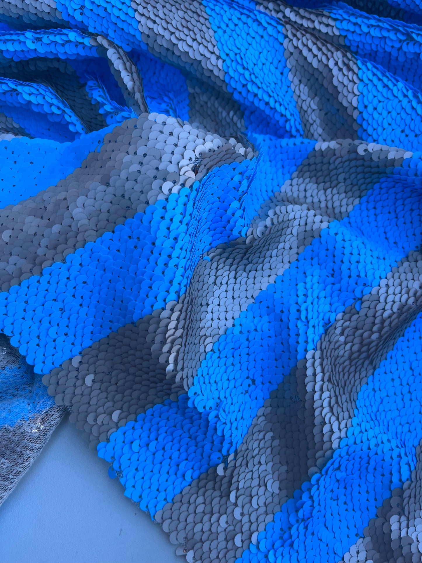 NENA 012 mesh sequins turquoise stripes