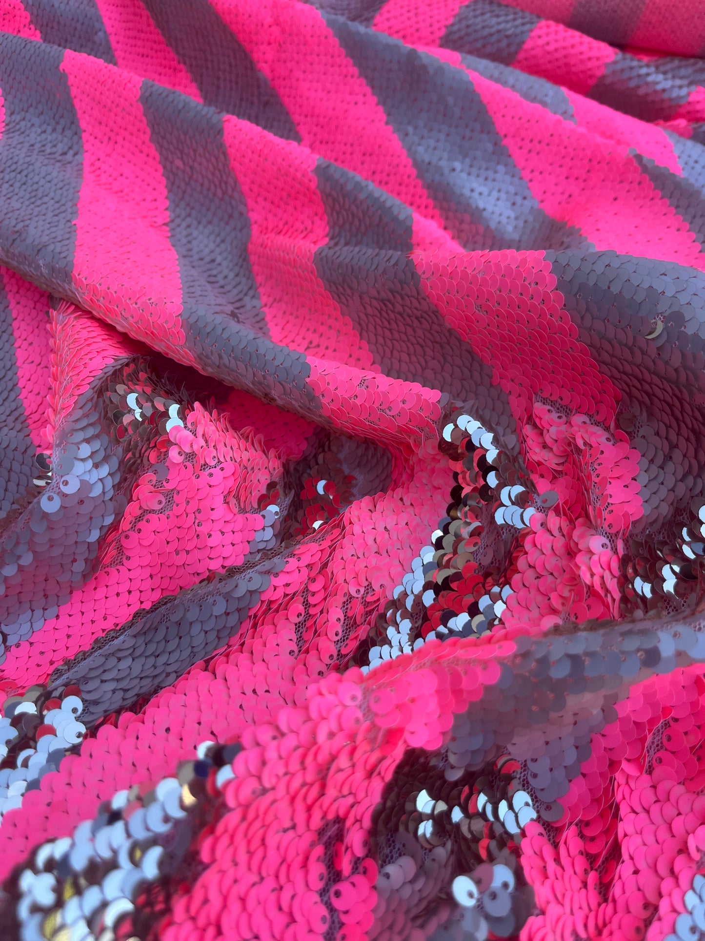 NENA 014 mesh sequins pink fluo stripes