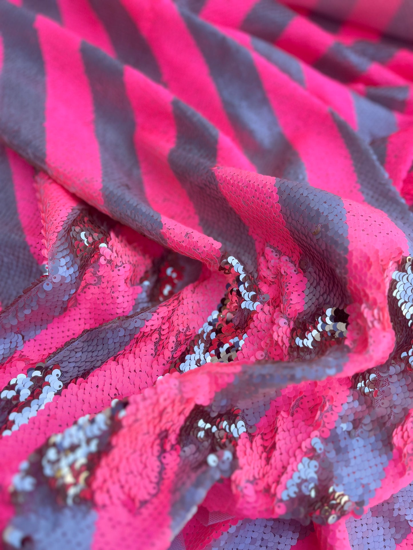 NENA 014 mesh sequins pink fluo stripes