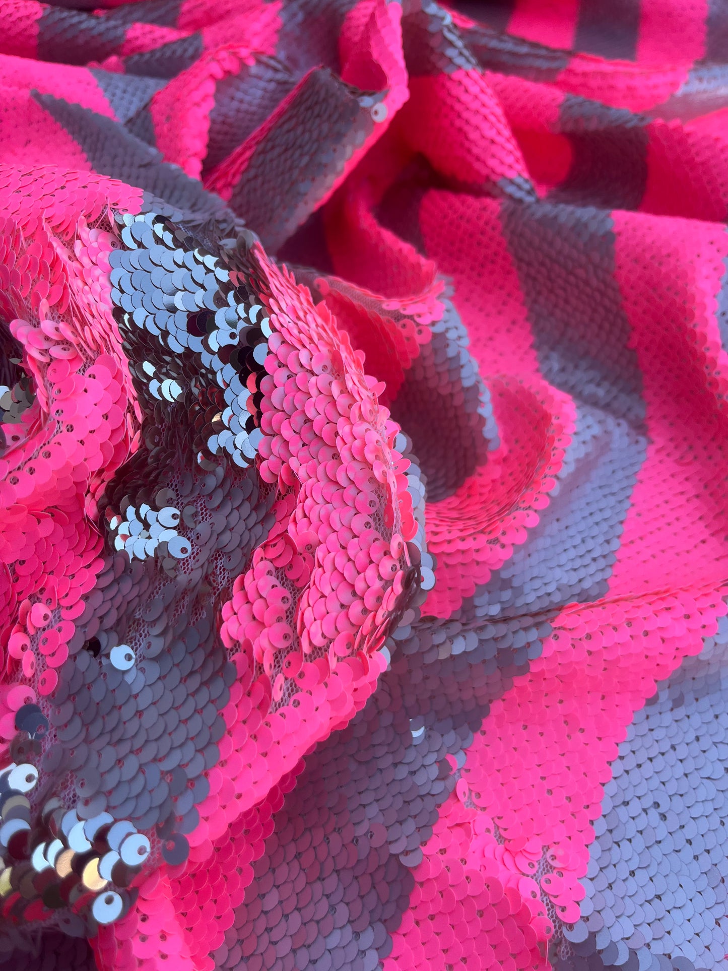 NENA 014 mesh sequins pink fluo stripes