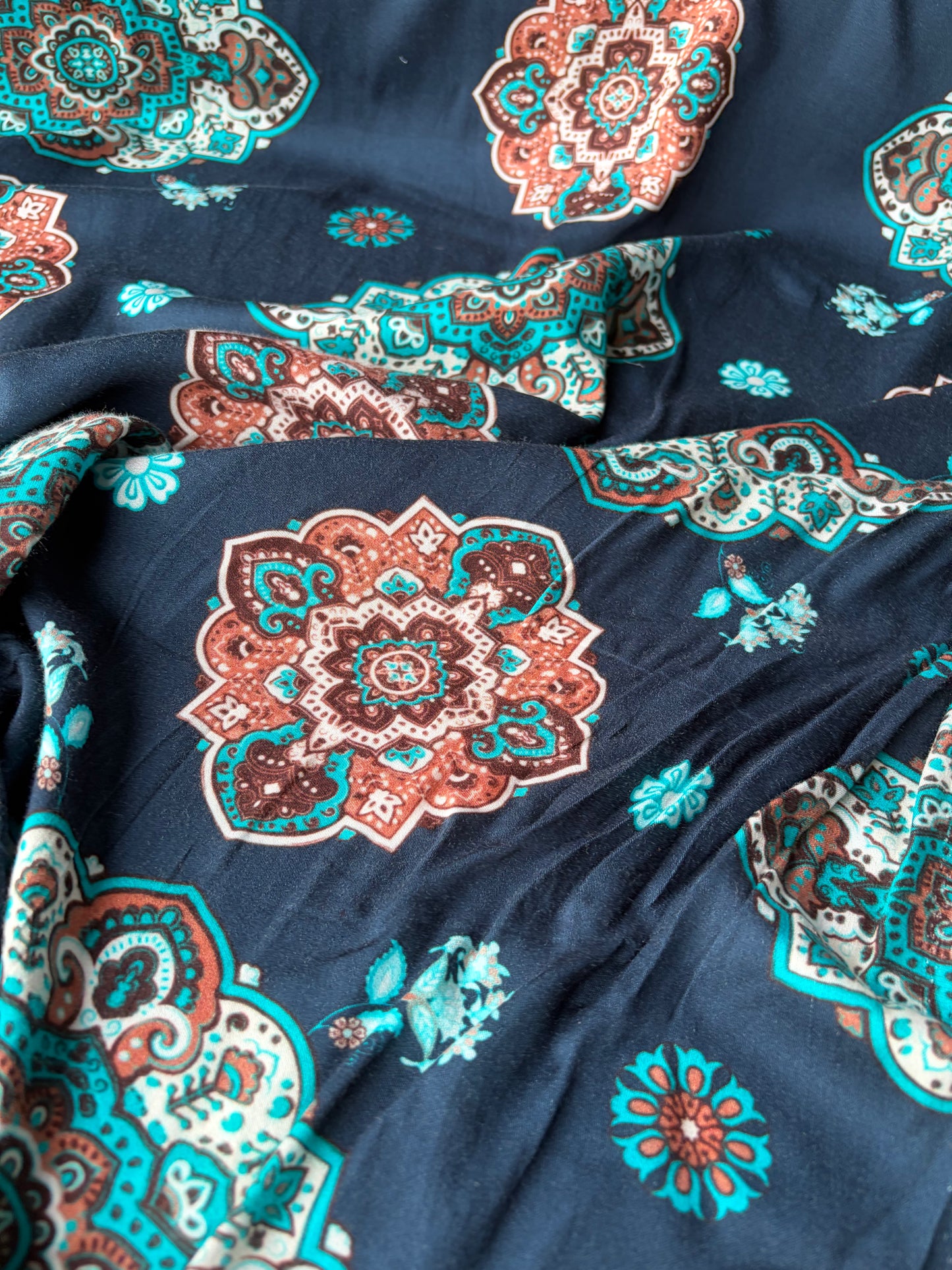FELICE 013 viscose navy/turquoise/brown medaillion print