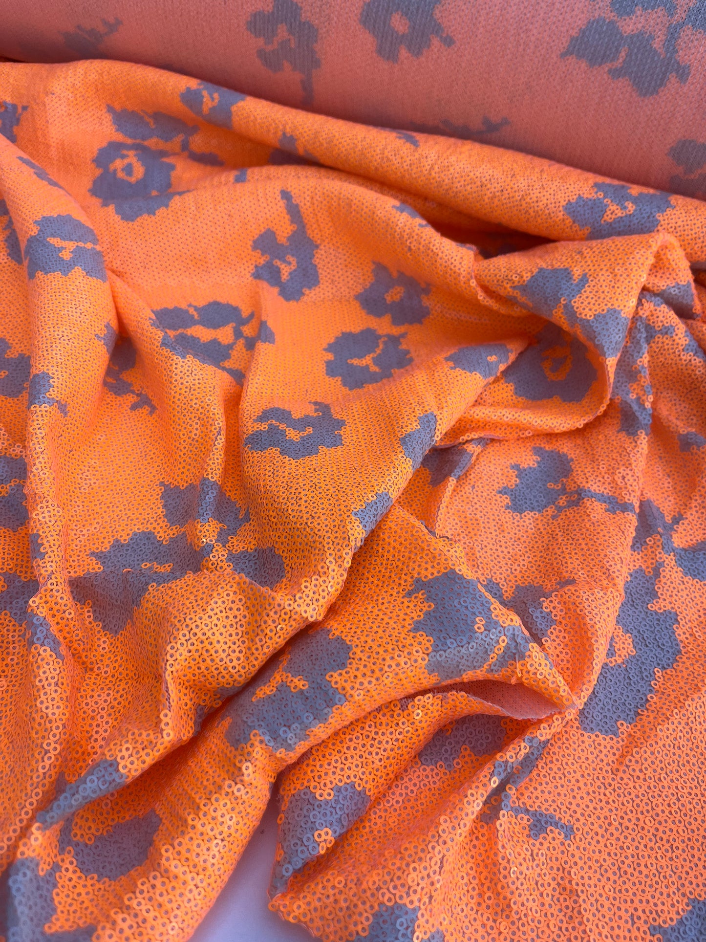 NENA 018 mesh sequins fluo orange flowers