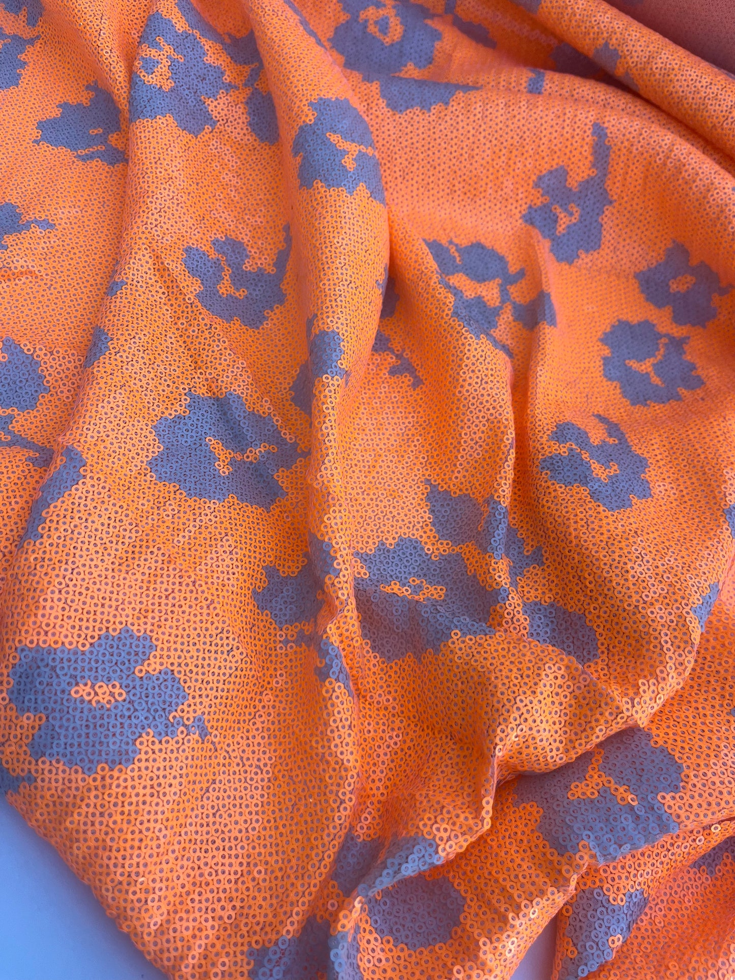 NENA 018 mesh sequins fluo orange flowers