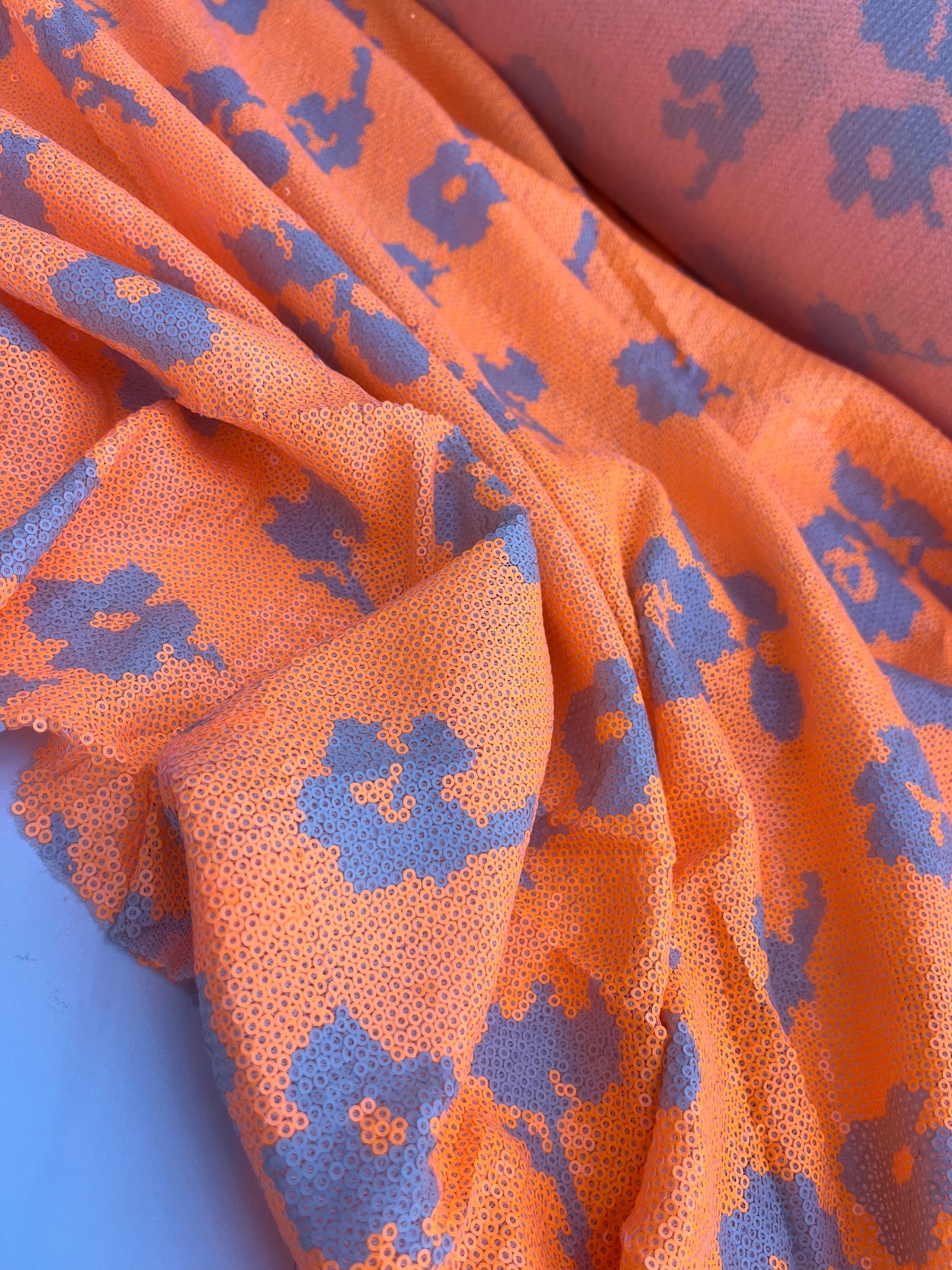 NENA 018 mesh sequins fluo orange flowers