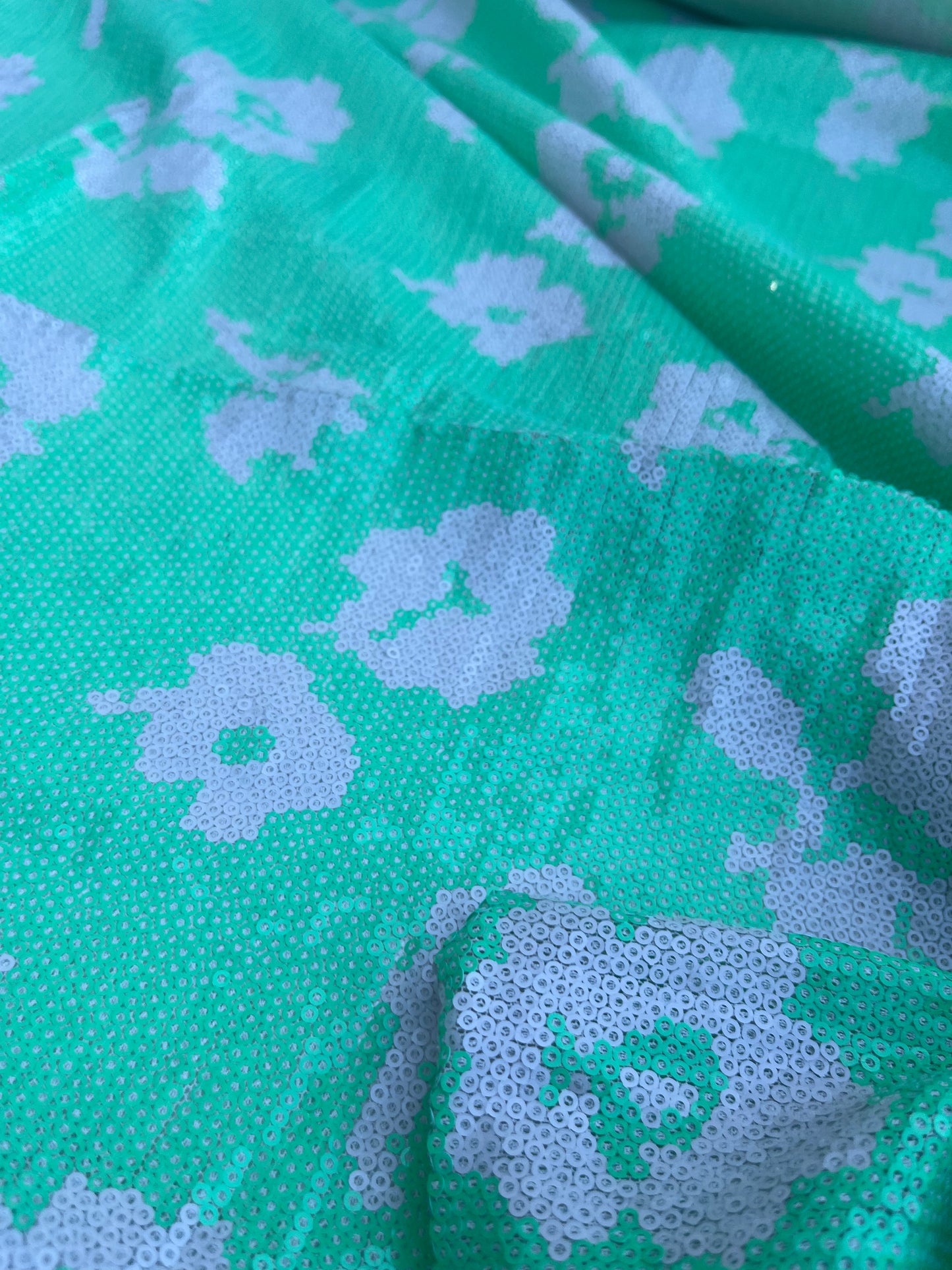 NENA 019 mesh sequins green flowers