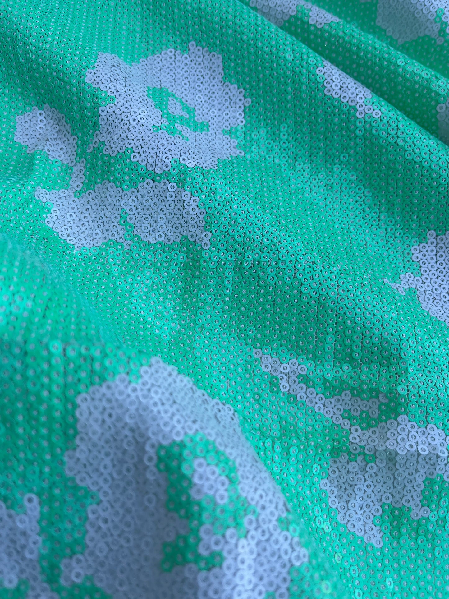 NENA 019 mesh sequins green flowers