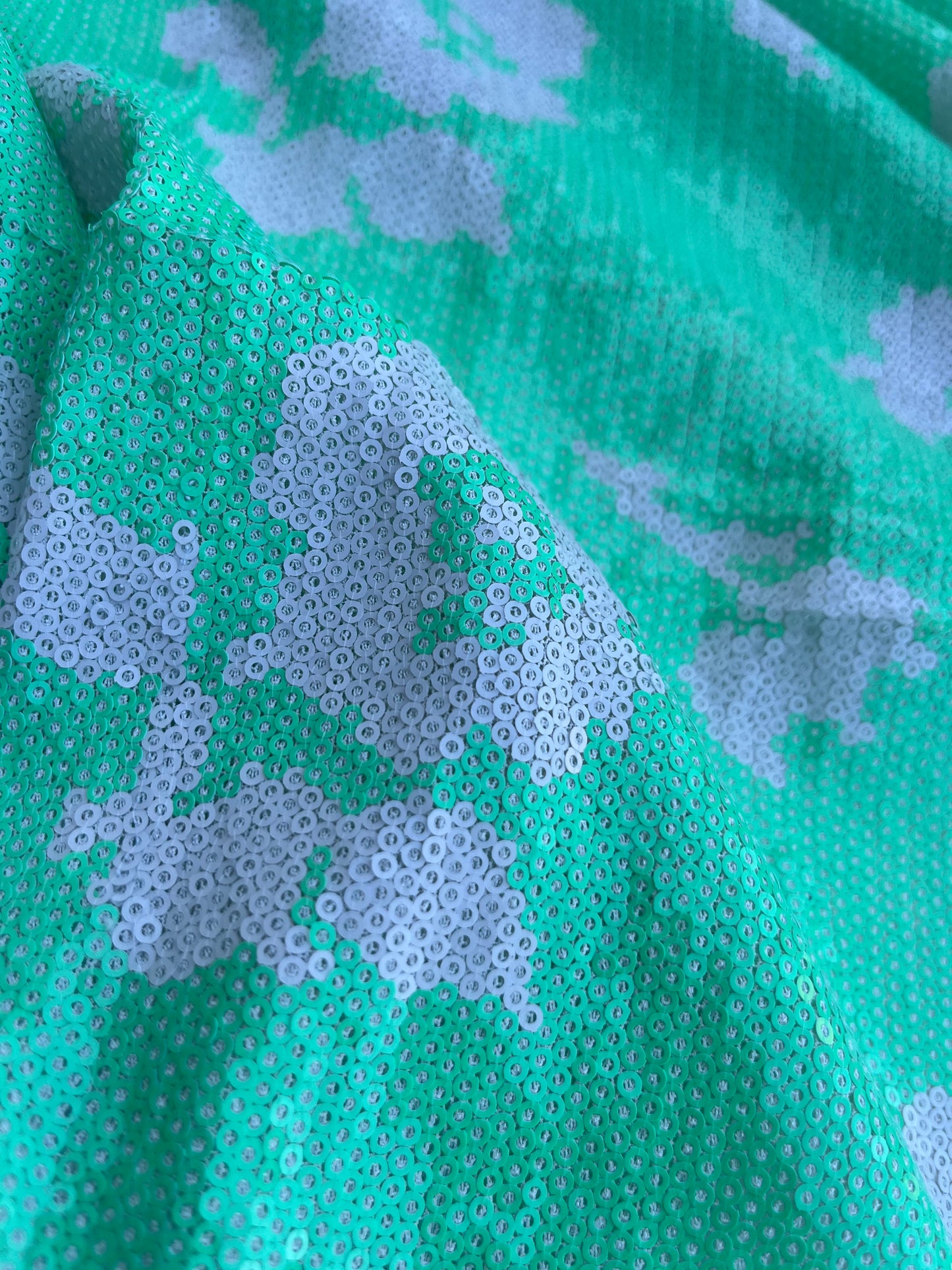 NENA 019 mesh sequins green flowers