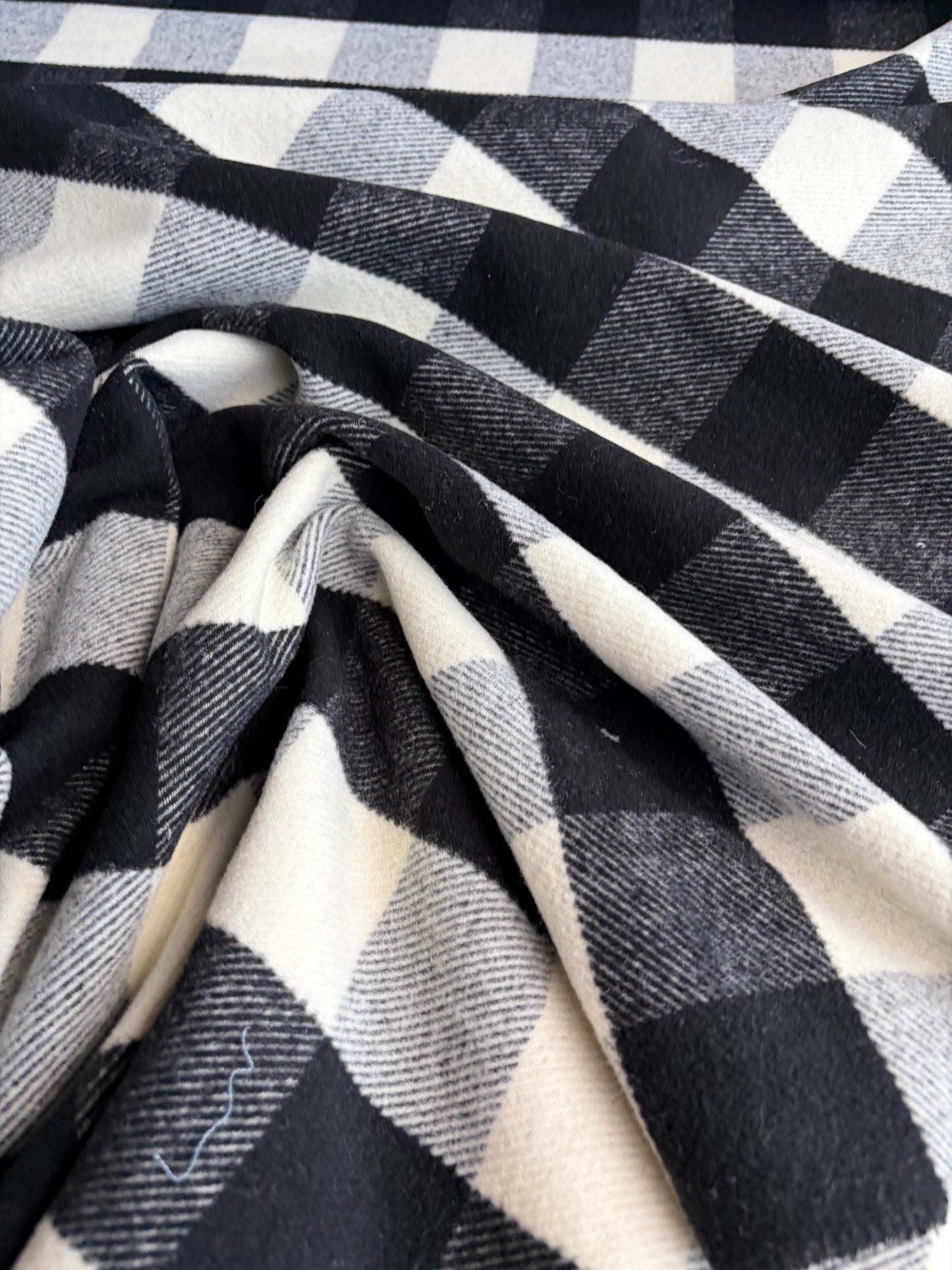CELIA 031 heavy wool check black/white