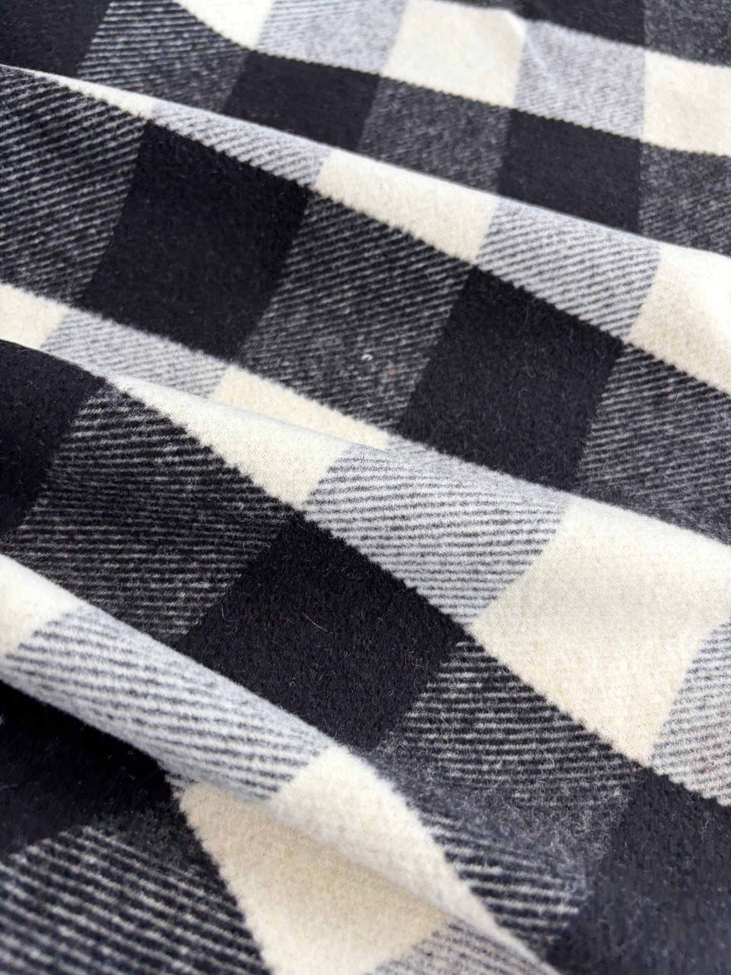 CELIA 031 heavy wool check black/white