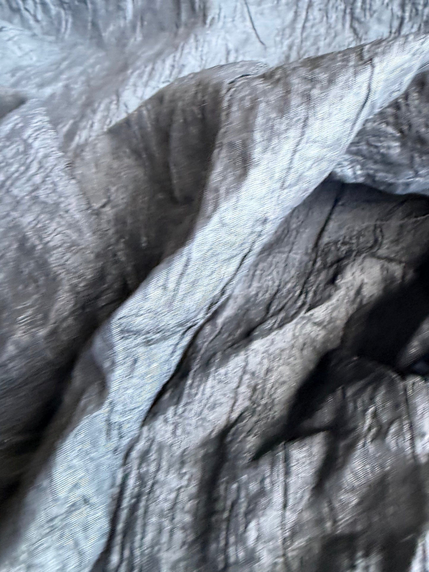 CELIA 034 crushed viscose with metal yarns black