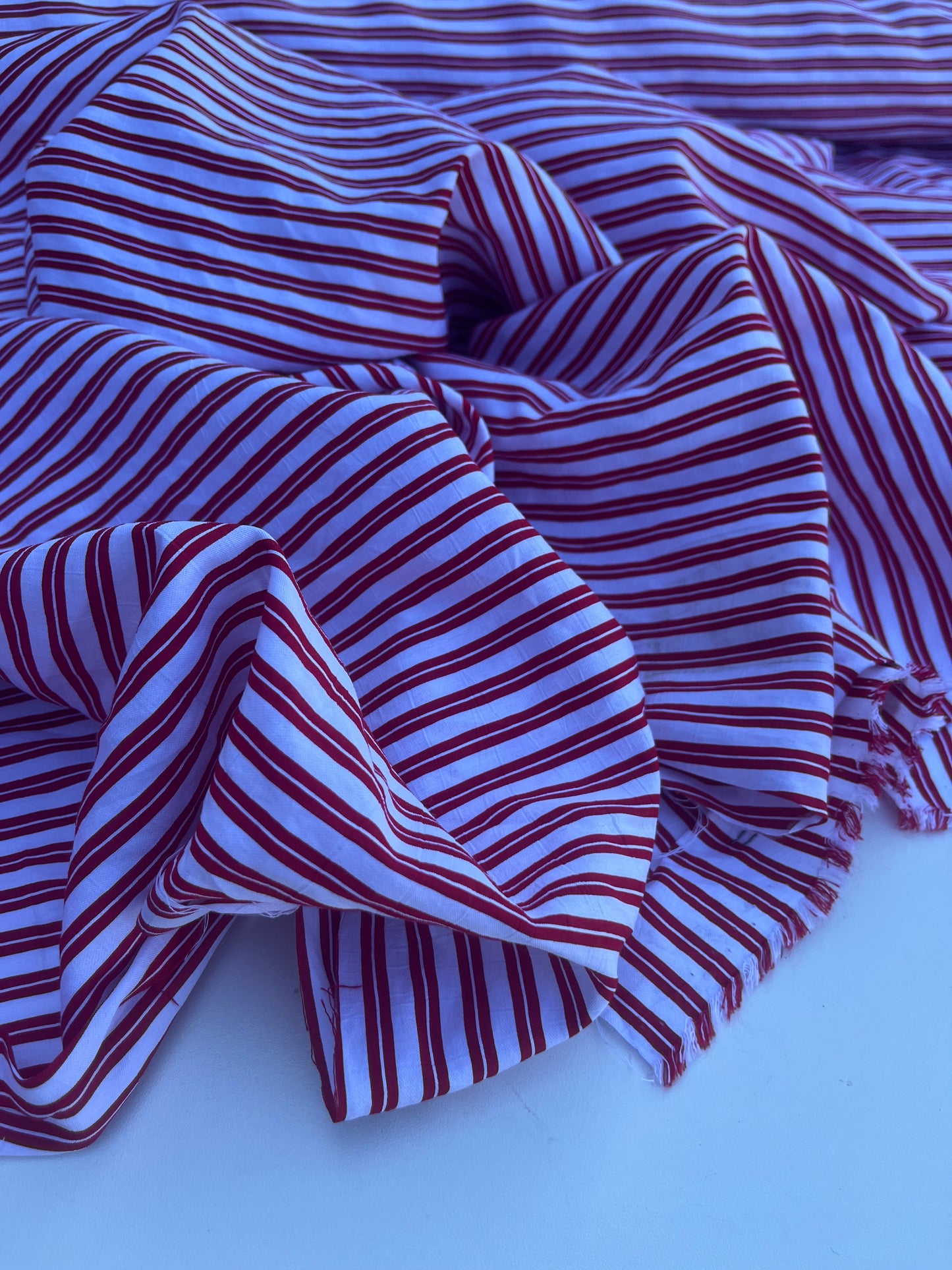 NENA 033 colourwoven cotton stripe white/red