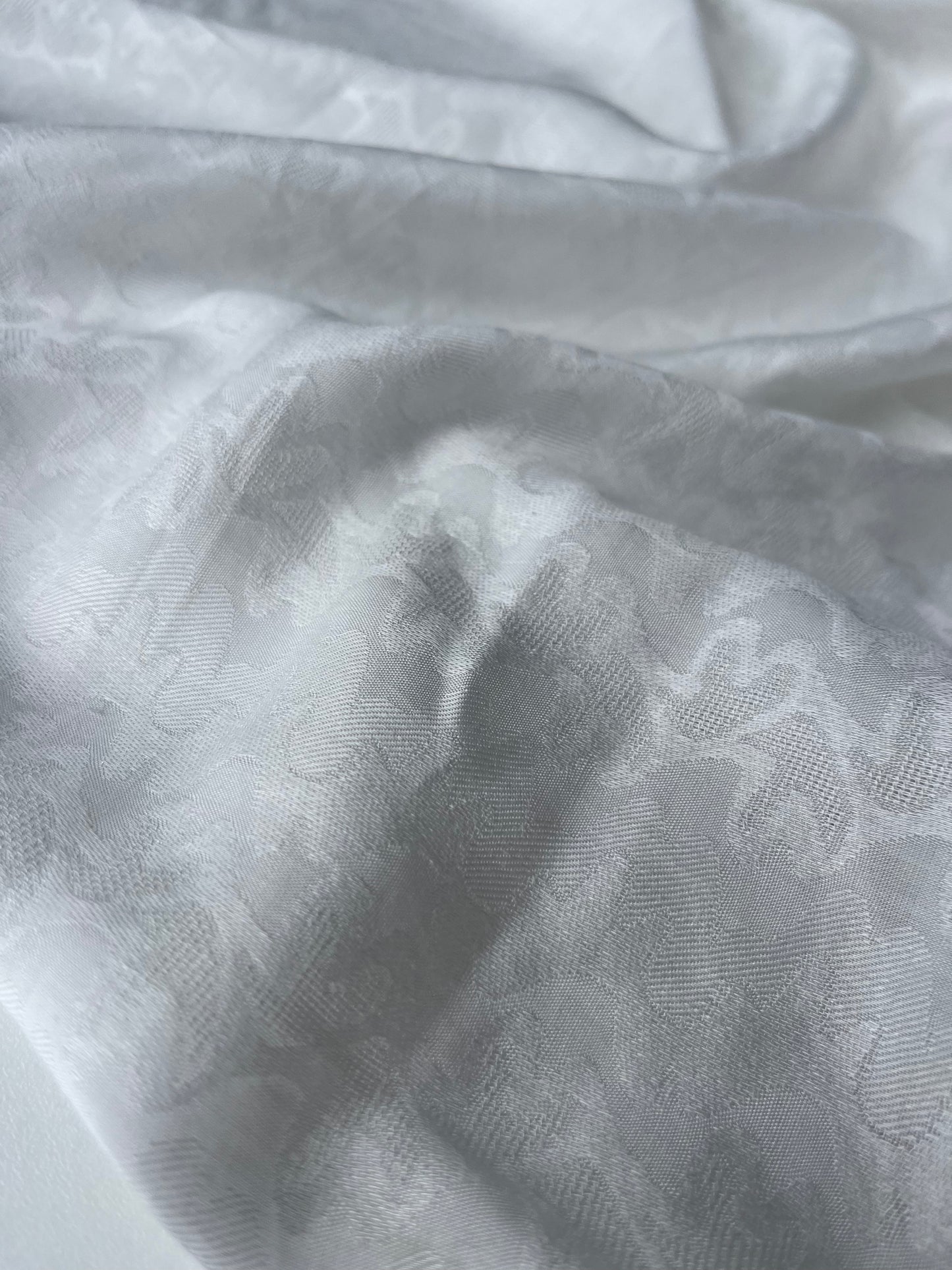 MAYA 006 lightweight viscose jacquard off white