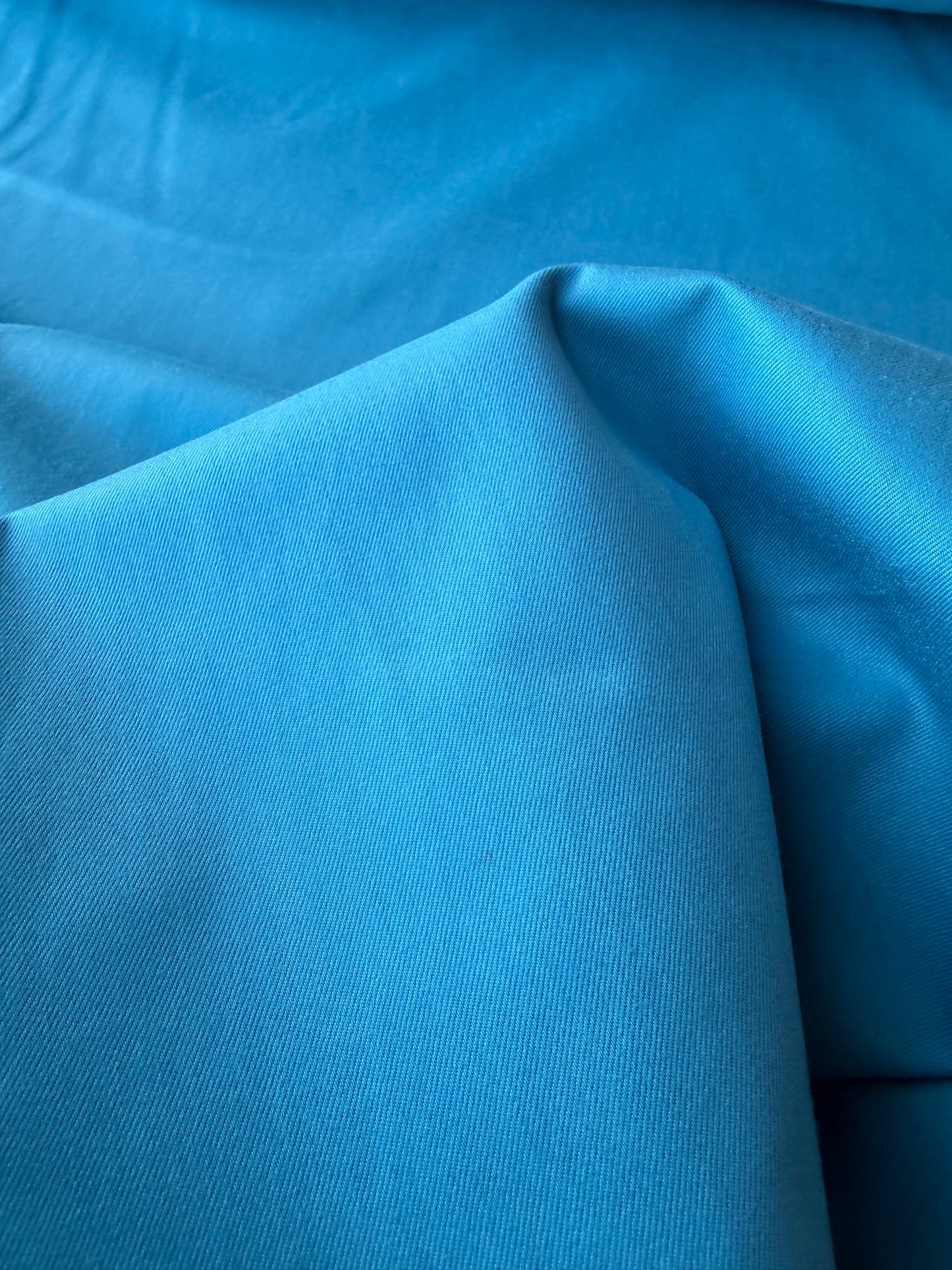 GAIL 006 cyan blue light cotton twill